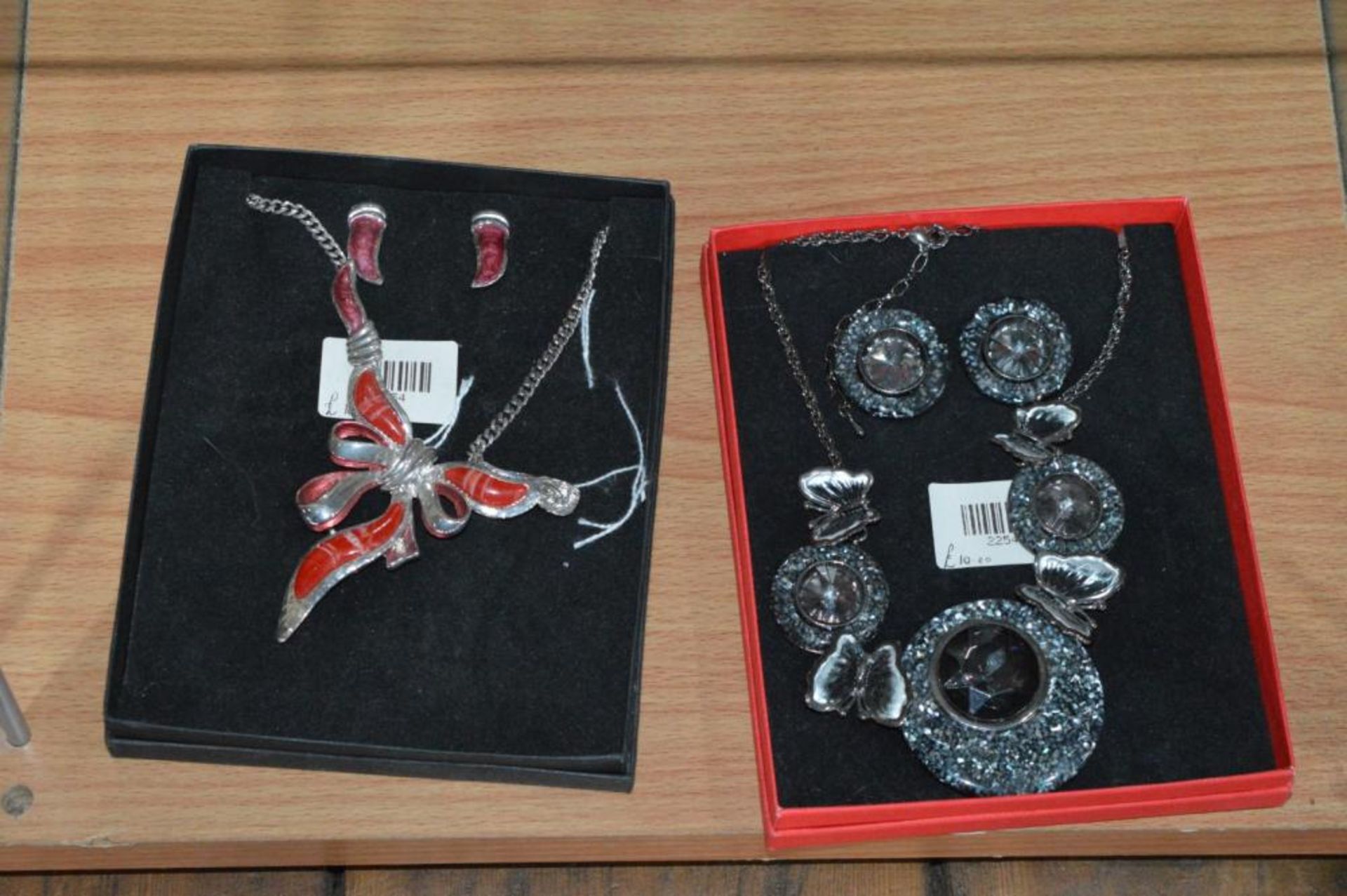 23 x Assorted Pieces of Costume Jewellery - New and Unused Stock - Ref BB854 2F - CL351 - Location: - Image 3 of 6
