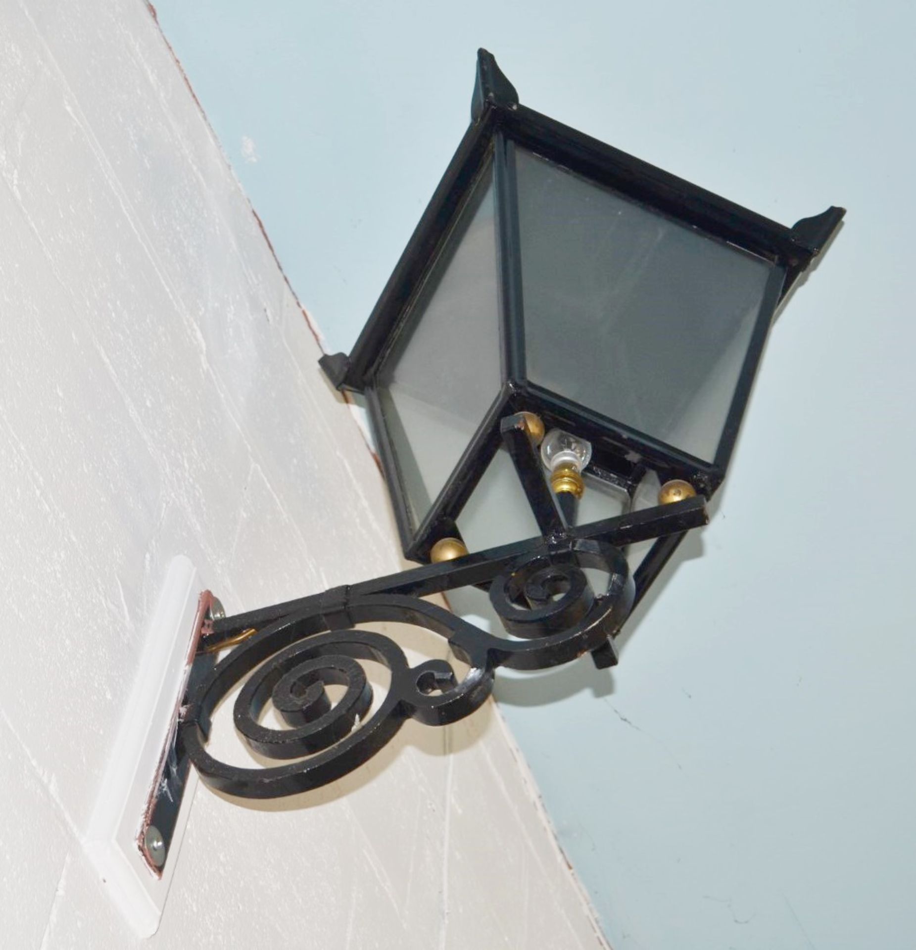 1 x Victorian Style Wall Lantern Light Fitting - Large Size in Black - Overal Height Approx 90 cms -