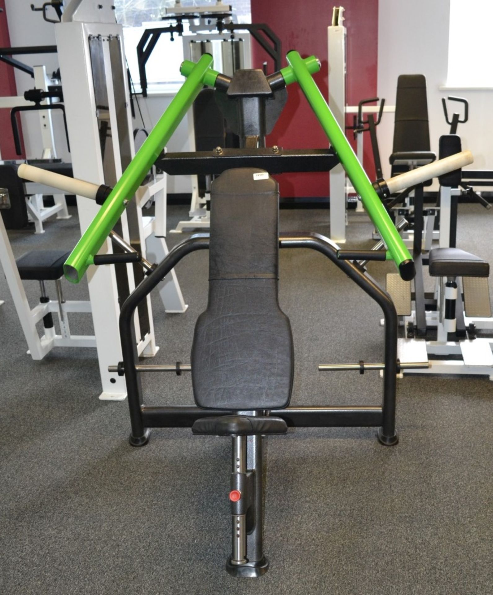 1 x Plate Loaded Chest Press Machine - Dimensions: H160 x W145 x L110cm - Ref: J2096/GFG - CL356 - - Image 3 of 3