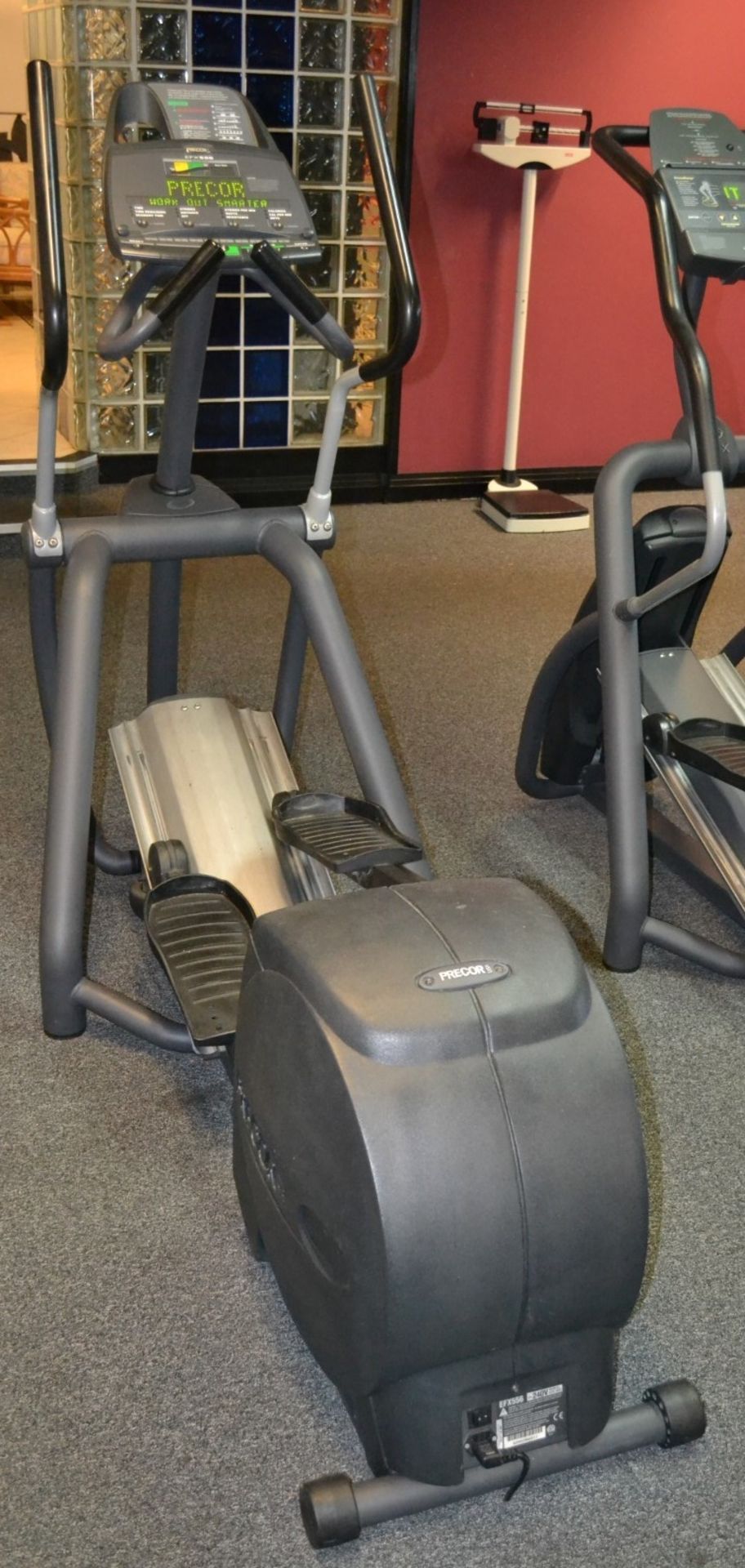 1 x Precor EFX556 Cross-Trainer Machine - Dimensions: H165 x L190 x W75cm - Ref: J2049/1FG - CL356 - - Image 2 of 4