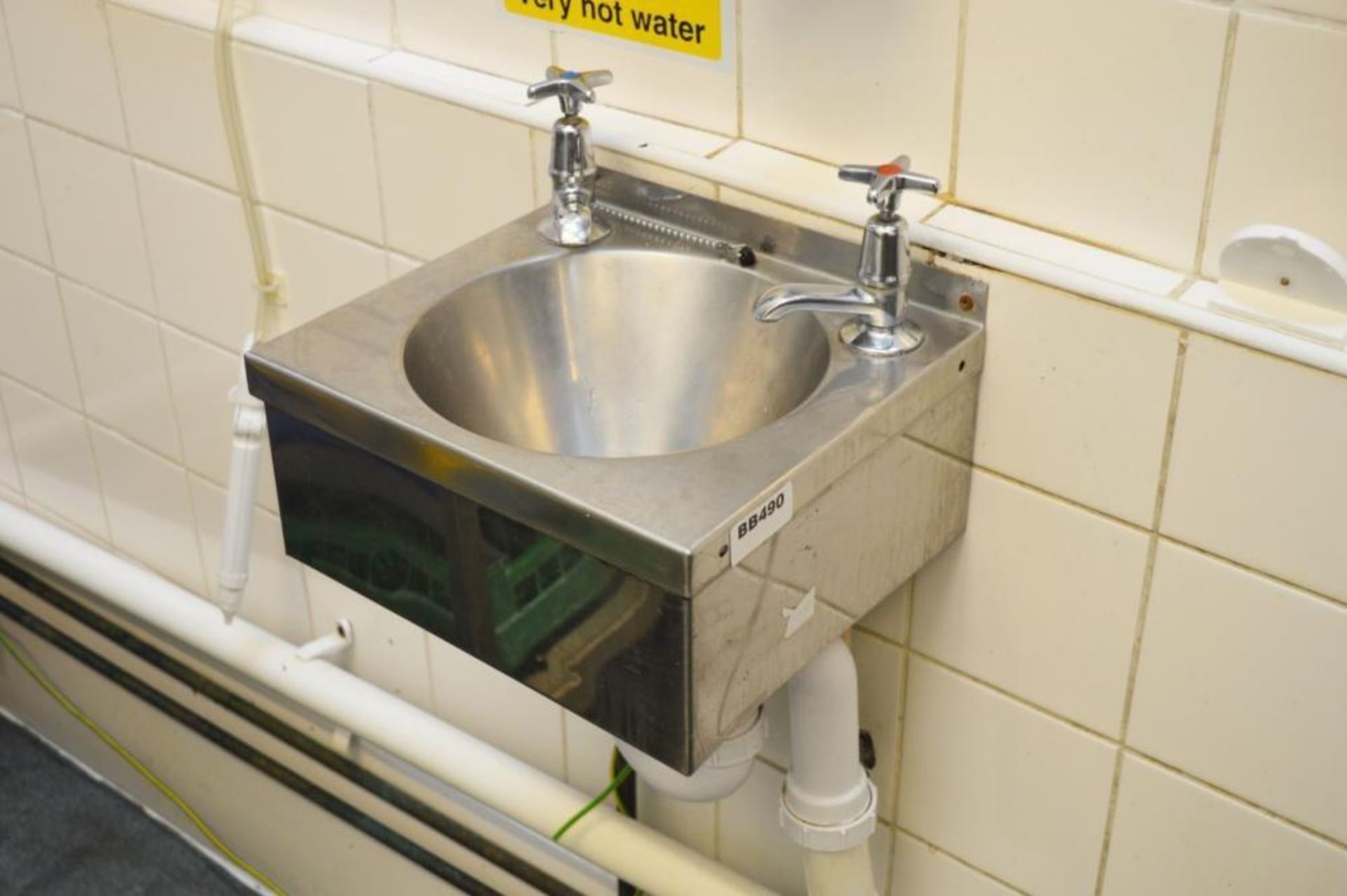 1 x Commercial Stainless Steel Handwash Basin - Ref BB490 1855 - CL351 - Location: Chorley PR6