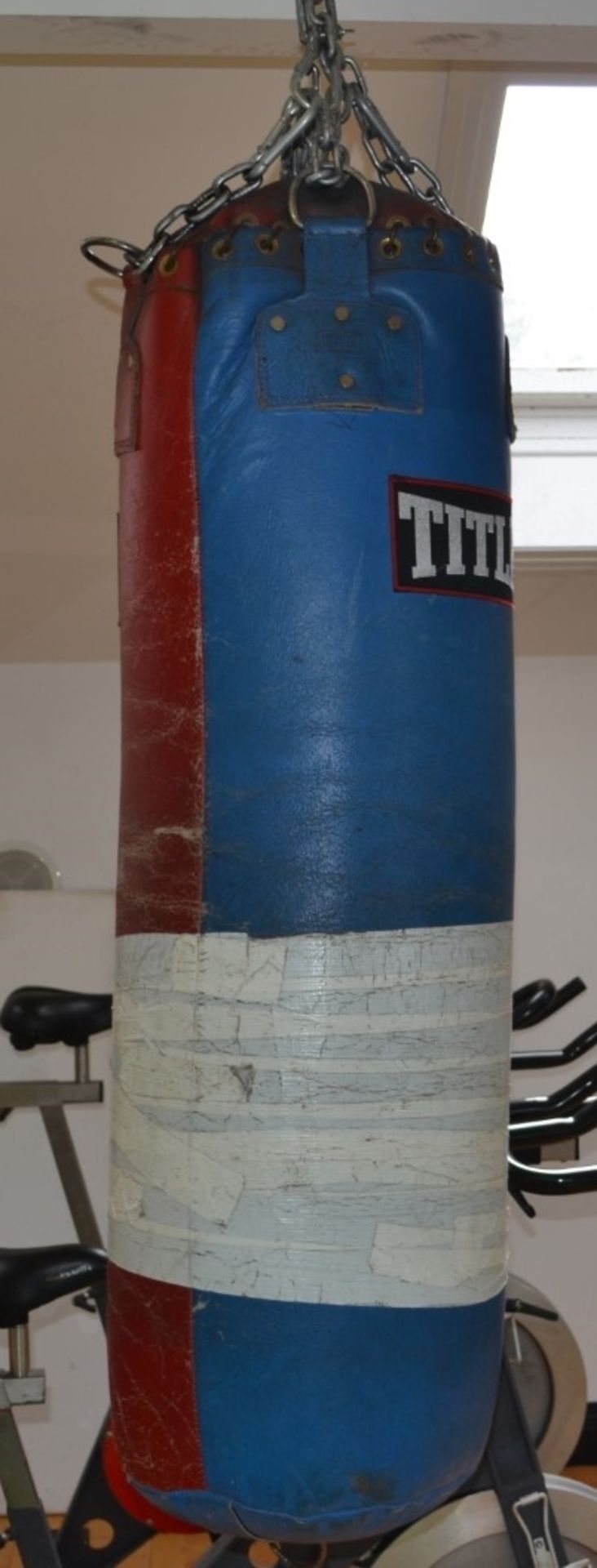 1 x Title Boxing Punch Bag With Wall Bracket and Hanging Chain - Ref: J2008/1FDS - CL356 - Image 3 of 3