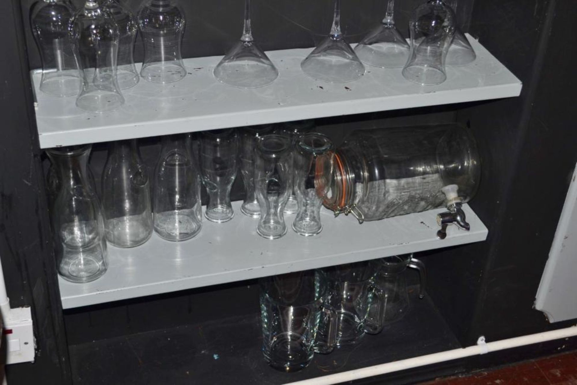1 x Large Collection of Wine Glasses, Beer Jugs and Glassware - Includes Approx 400 Pieces - Ref BB5 - Image 9 of 13