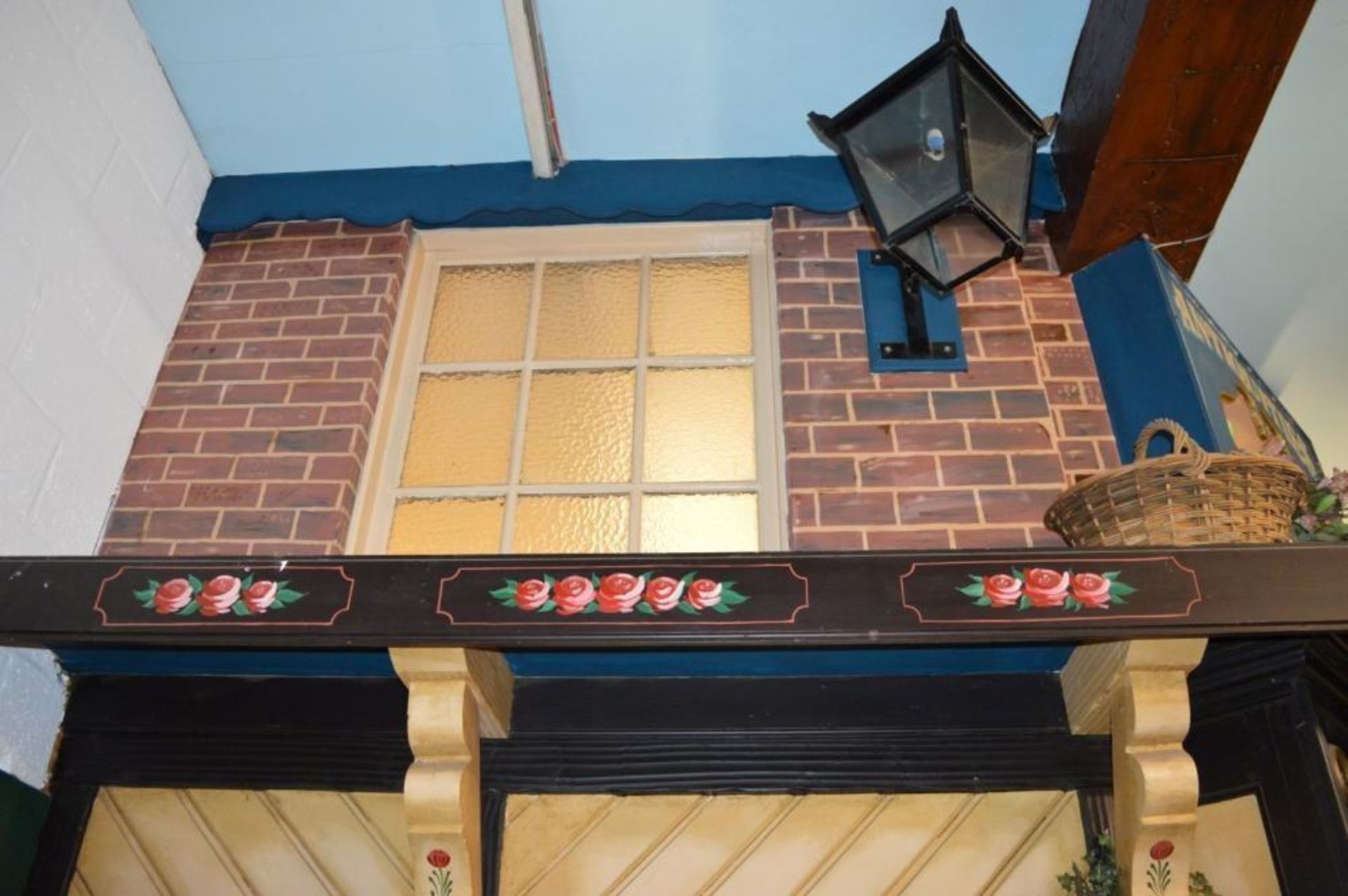 Botany Bay Victorian Style Vintage Corner Shopfront With Additional Door Entrance - Ideal For Shoppi - Image 9 of 17