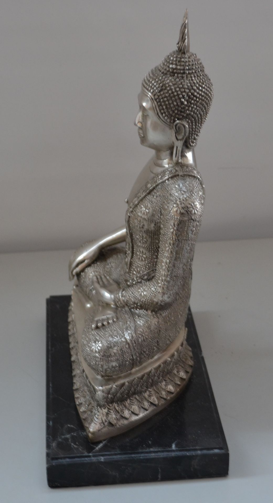 1 x Silver Thai Buddha Ornament Figure - Ref J2162 - CL314 - Image 2 of 3