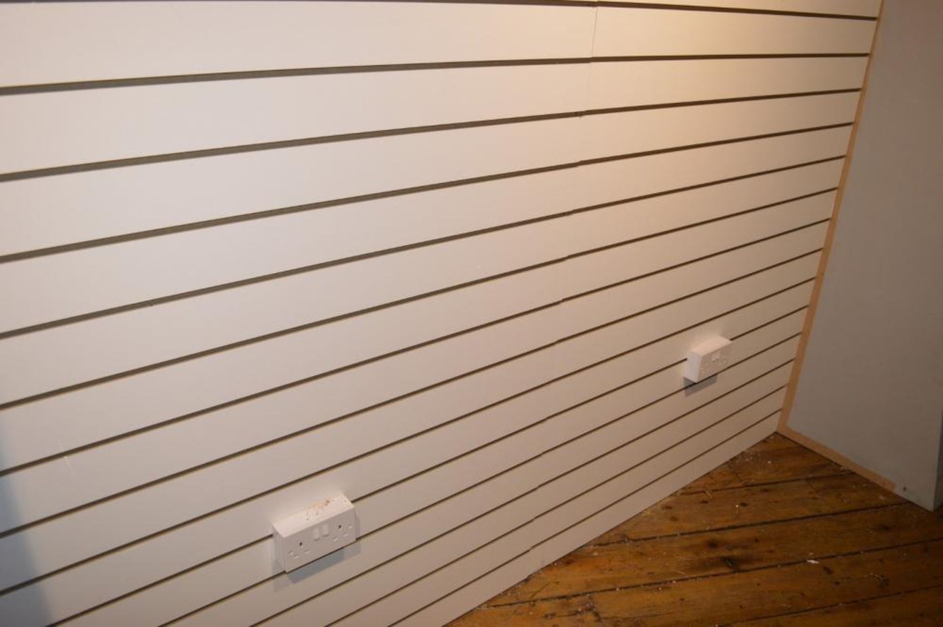 1 x Retail Slat Wall Display Unit - Features Two Slat Walls With Illuminated Display End, Shelf Ends - Image 5 of 8
