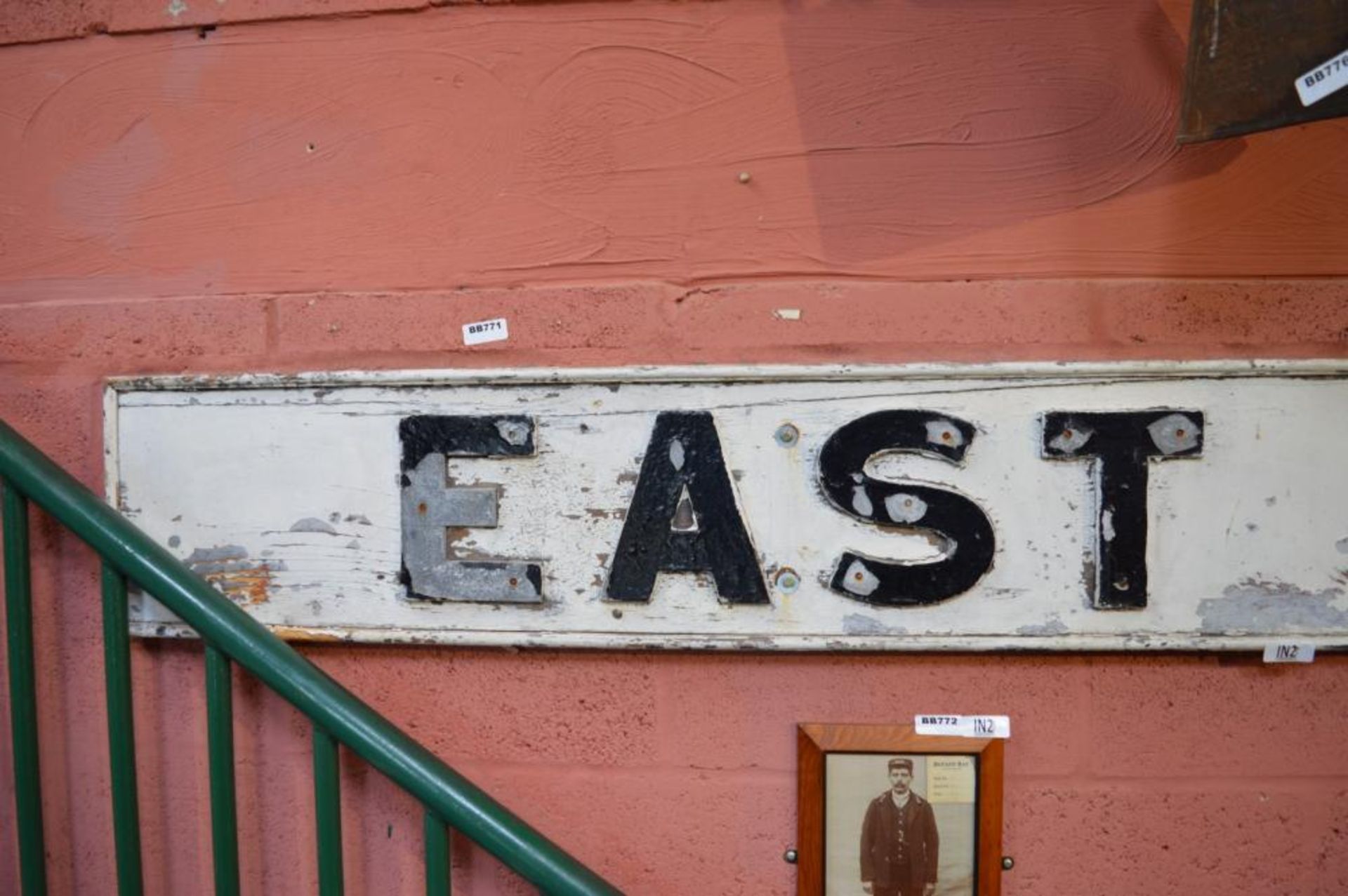 1 x East Junction Vintage Railway Signage - Wooden Back With Metal Lettering Finished in Black and W - Image 8 of 8