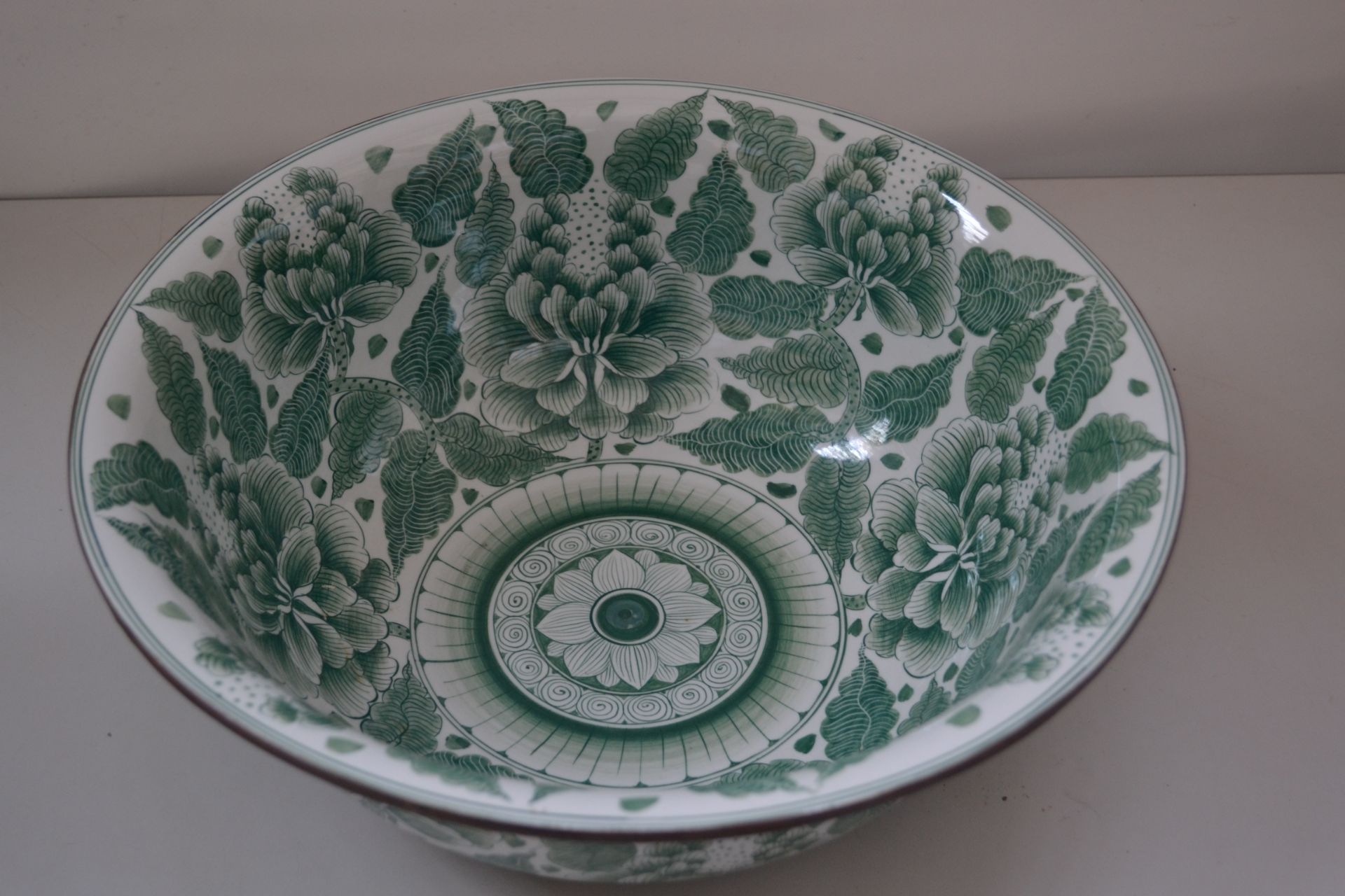 1 x Thai Ceramic Bowl - Dimensions:H14/L38cm - Ref J2167 - CL314 - Image 2 of 3