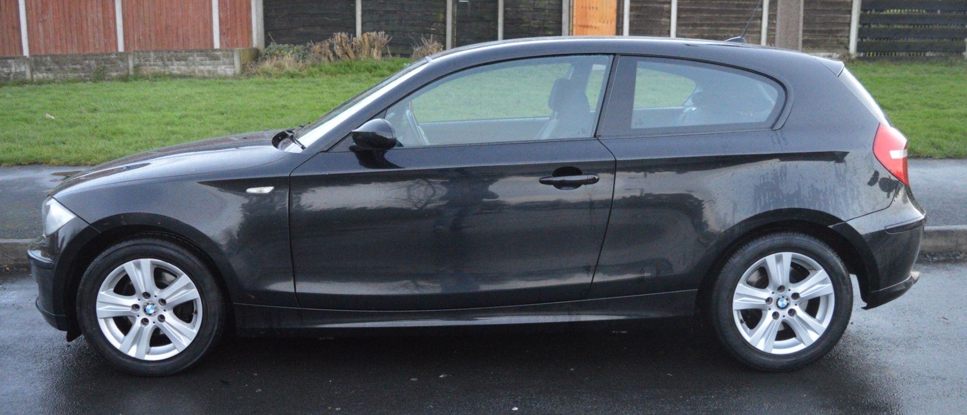1 x 2008 BMW 1 Series 118d 3 Door Black 2l - £30 Per Year Road Tax - MOT Until January 2020 - - Image 13 of 31
