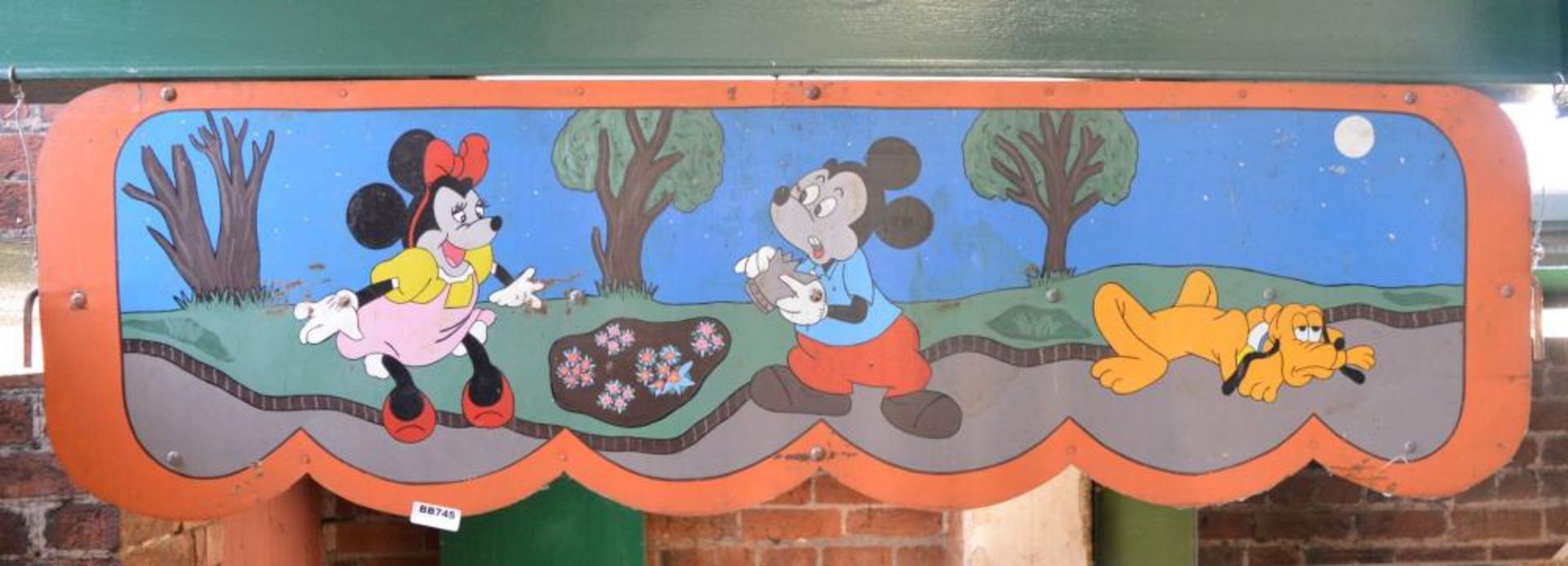 1 x Vintage Metal Hand Painted Fairground Ride Barrier Fence Panel With Braced Back and Mounting Hoo - Image 2 of 7