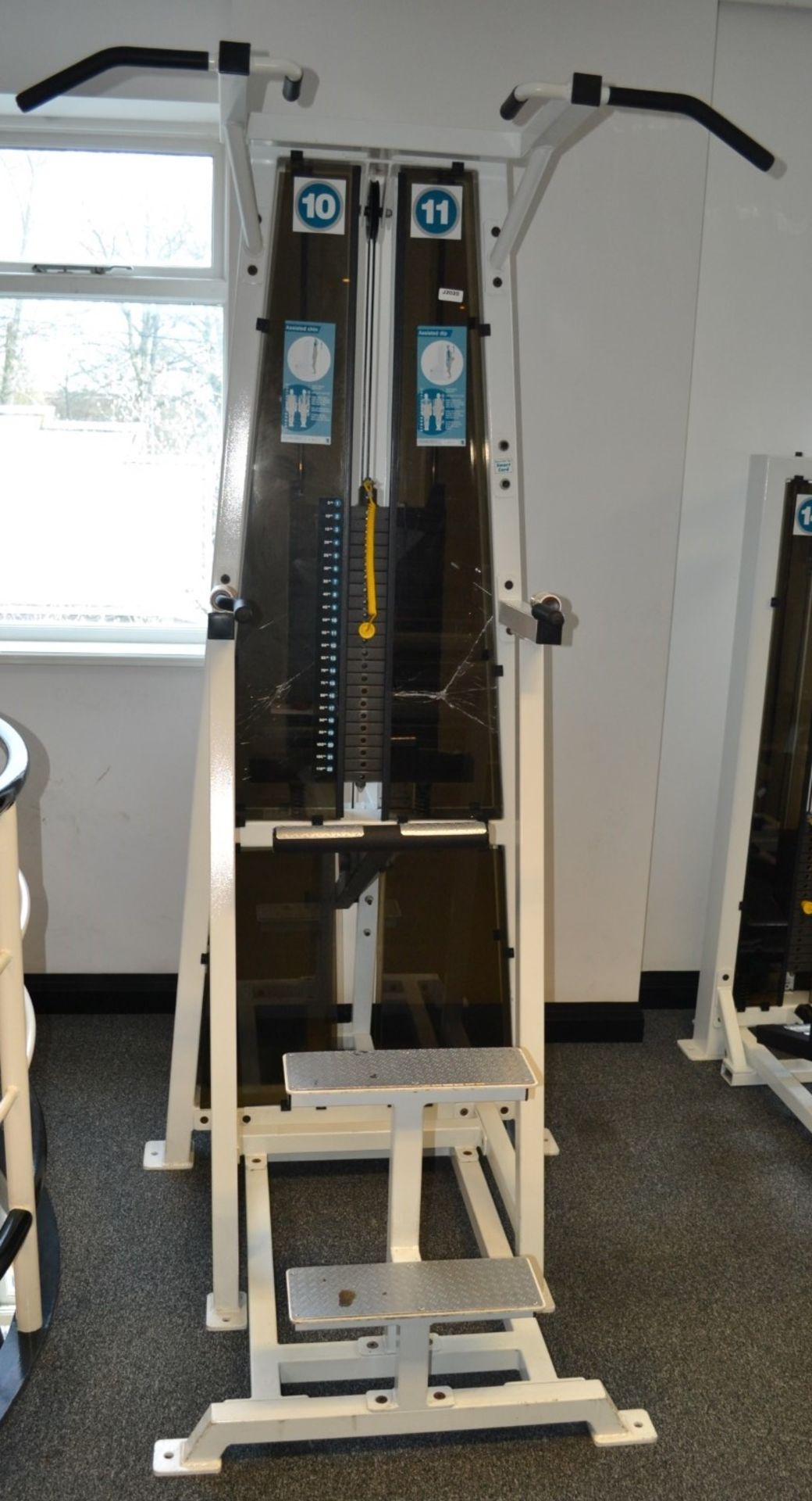1 x Force Assisted Chin / Dip Pin Loaded Gym Machine With 100Kg Weights - Image 2 of 4