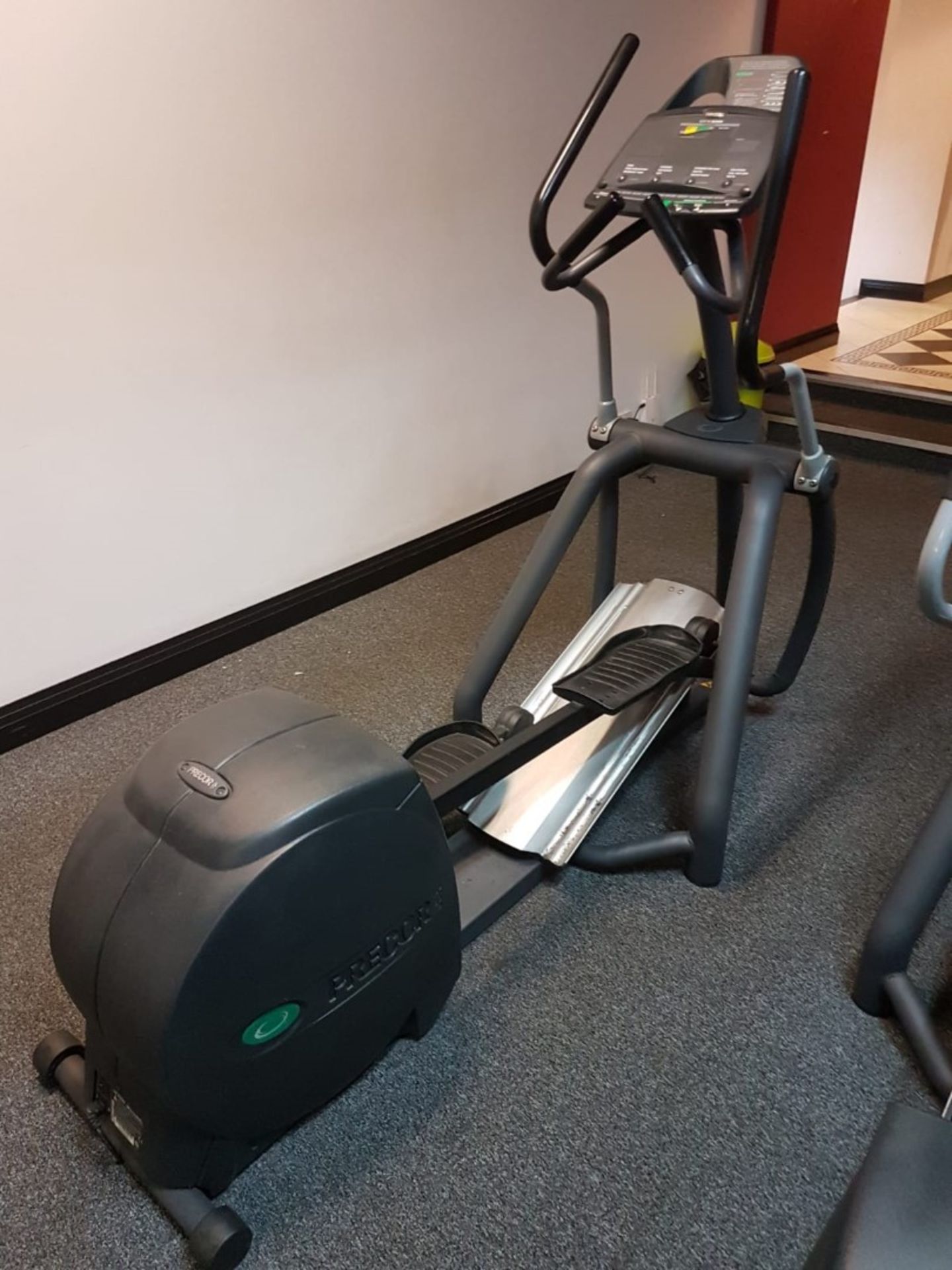 1 x Precor EFX556 Cross-Trainer Machine - Dimensions: H165 x L190 x W75cm - Ref: J2049/1FG - CL356 - - Image 4 of 4