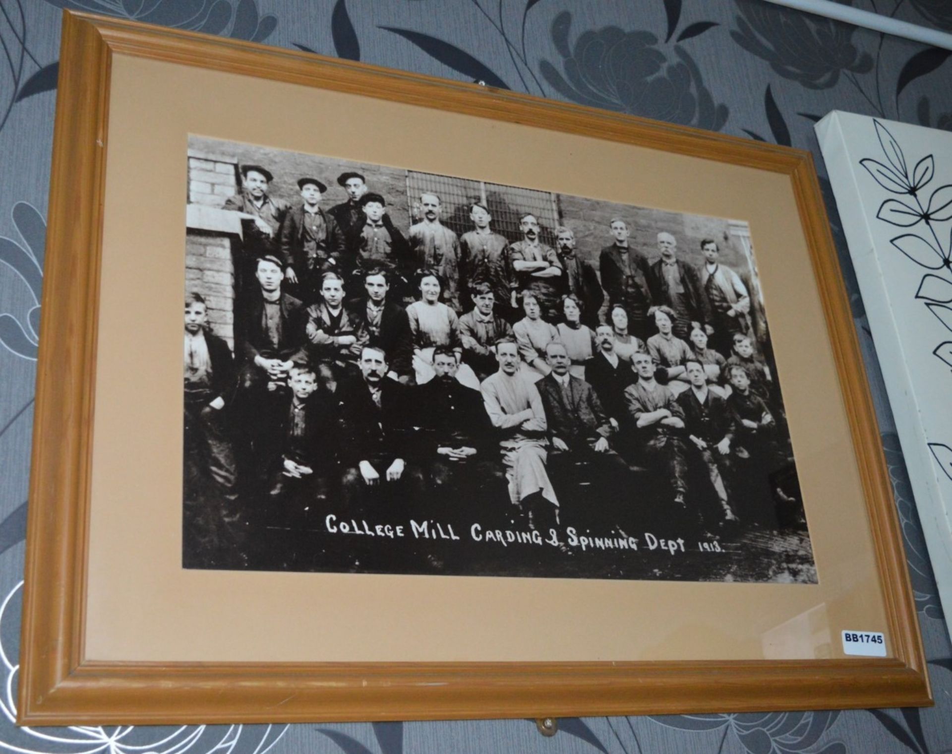 1 x Framed Portrait of College Mill Carding & Spinning Workforce c1913 - 62 x 83 cms - Ref BB1745 TF