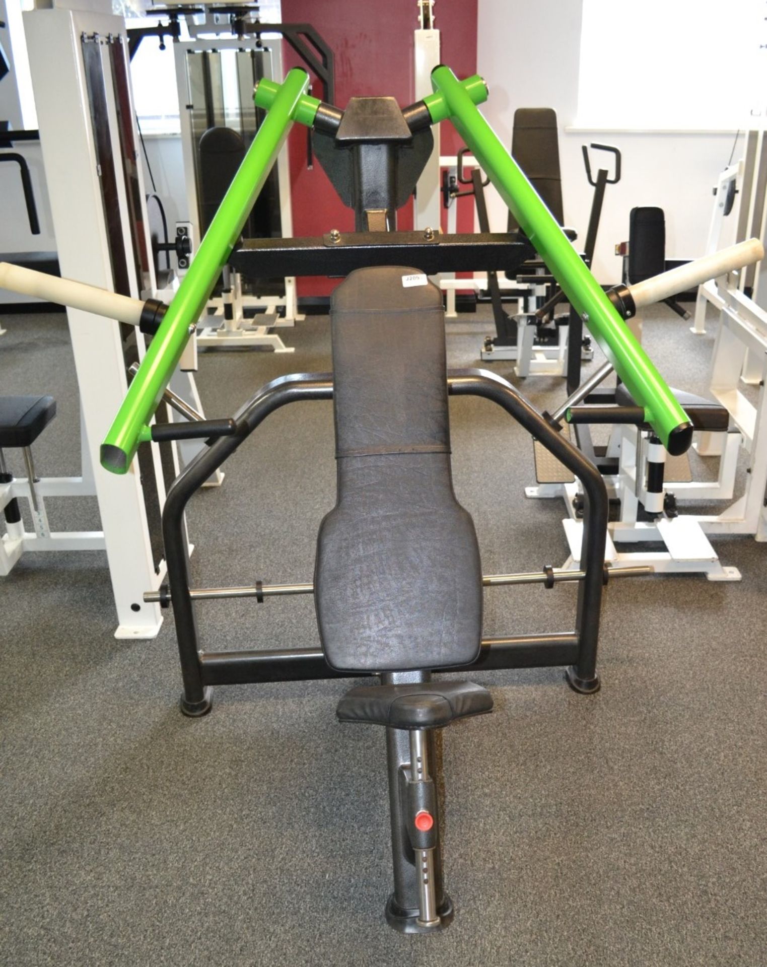 1 x Plate Loaded Chest Press Machine - Dimensions: H160 x W145 x L110cm - Ref: J2096/GFG - CL356 - - Image 2 of 3