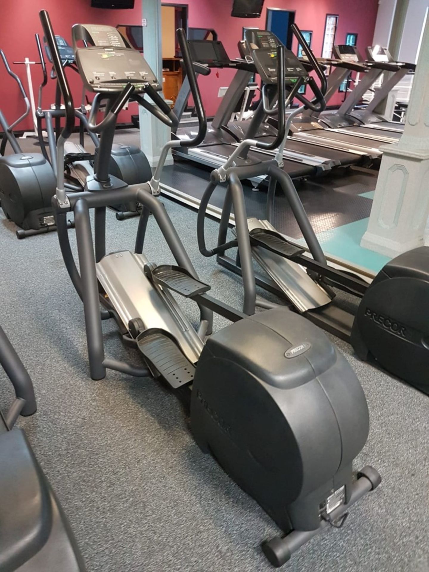 1 x Precor EFX556 Cross-Trainer Machine - Dimensions: H165 x L190 x W75cm - Ref: J2046/1FG - CL356 - - Image 3 of 3