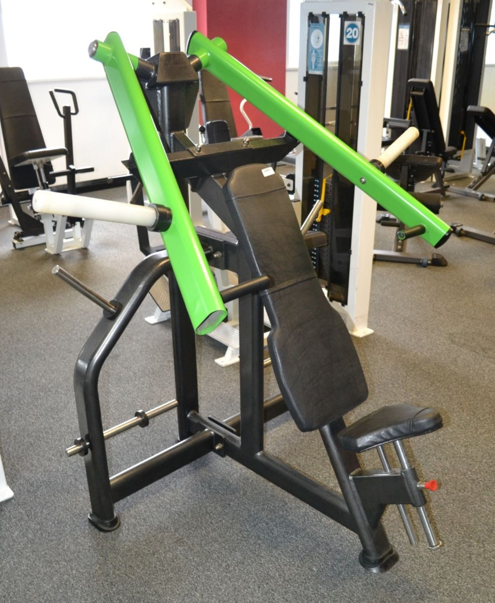 1 x Plate Loaded Chest Press Machine - Dimensions: H160 x W145 x L110cm - Ref: J2096/GFG - CL356 -