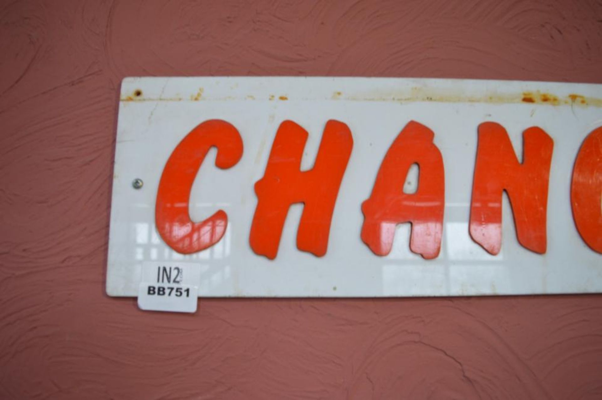 1 x Vintage Acrylic Arcade "Change" Notice Sign - 8 x 24 Inches - Ref BB751 - CL351 - Location: Chor - Image 2 of 3