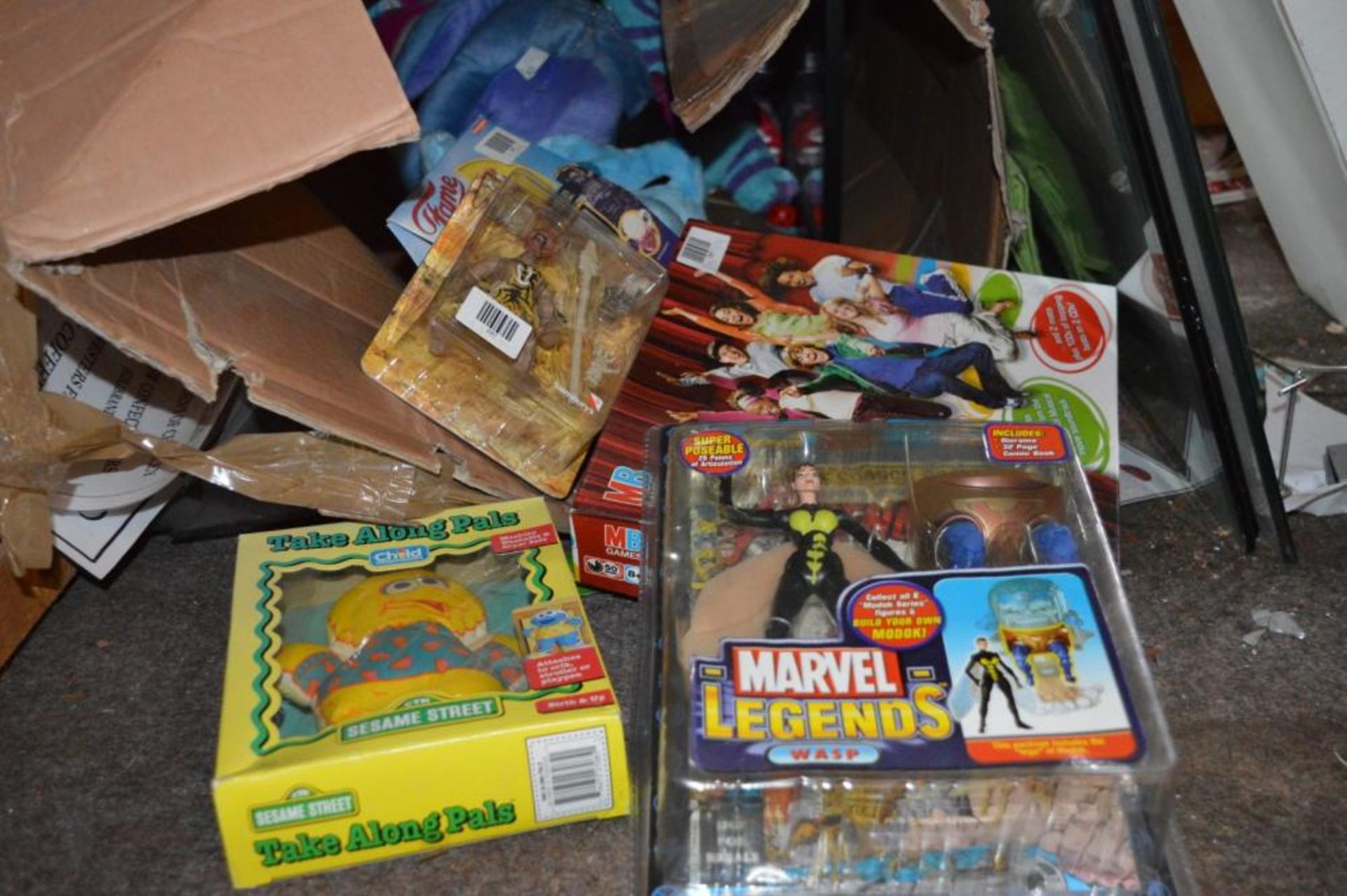 1 x Assorted Collection From Storage Room - Includes Toys, Wire Shelves on Wheels, Glass Cabinet, Un - Image 3 of 19