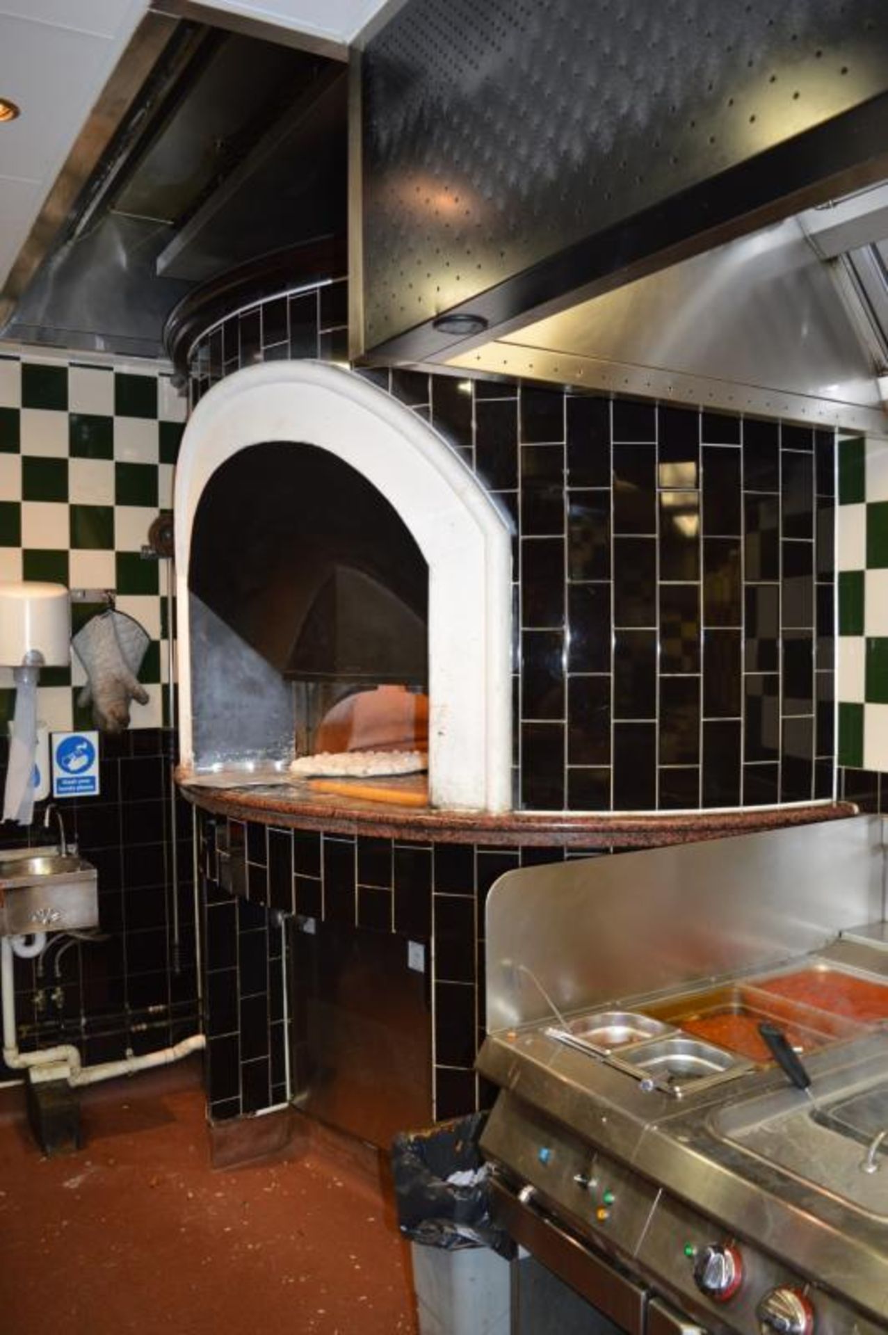 1 x Wood Stone Gas Fired Pizza Oven - CL366 - Ref BB1063 - Location: Milton Keynes MK1