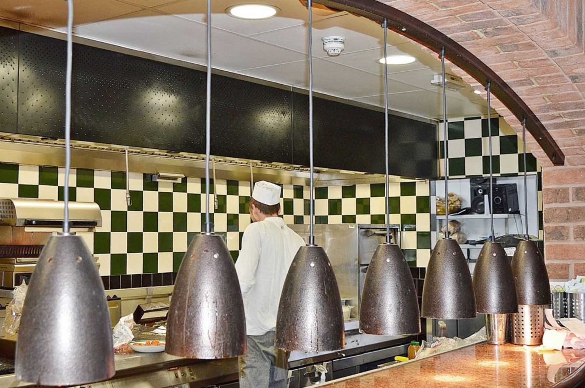 7 x Commercial Food Warming Heat Lamps With Curved Holding Rail - CL366 - Ref BB1085 - Location: Mil