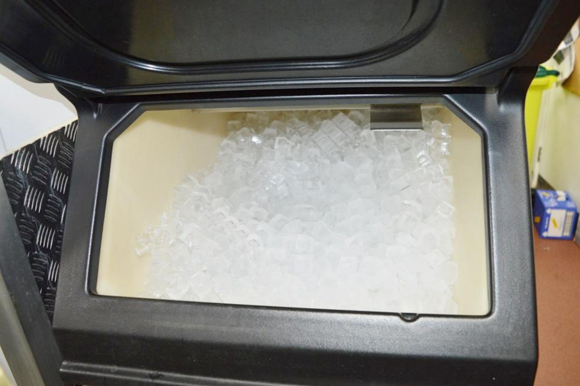 1 x Foster Modular Air-Cooled Ice Cube Maker - Model F132 With SB105 Bin - 130kg Output and 100kg St - Image 9 of 10