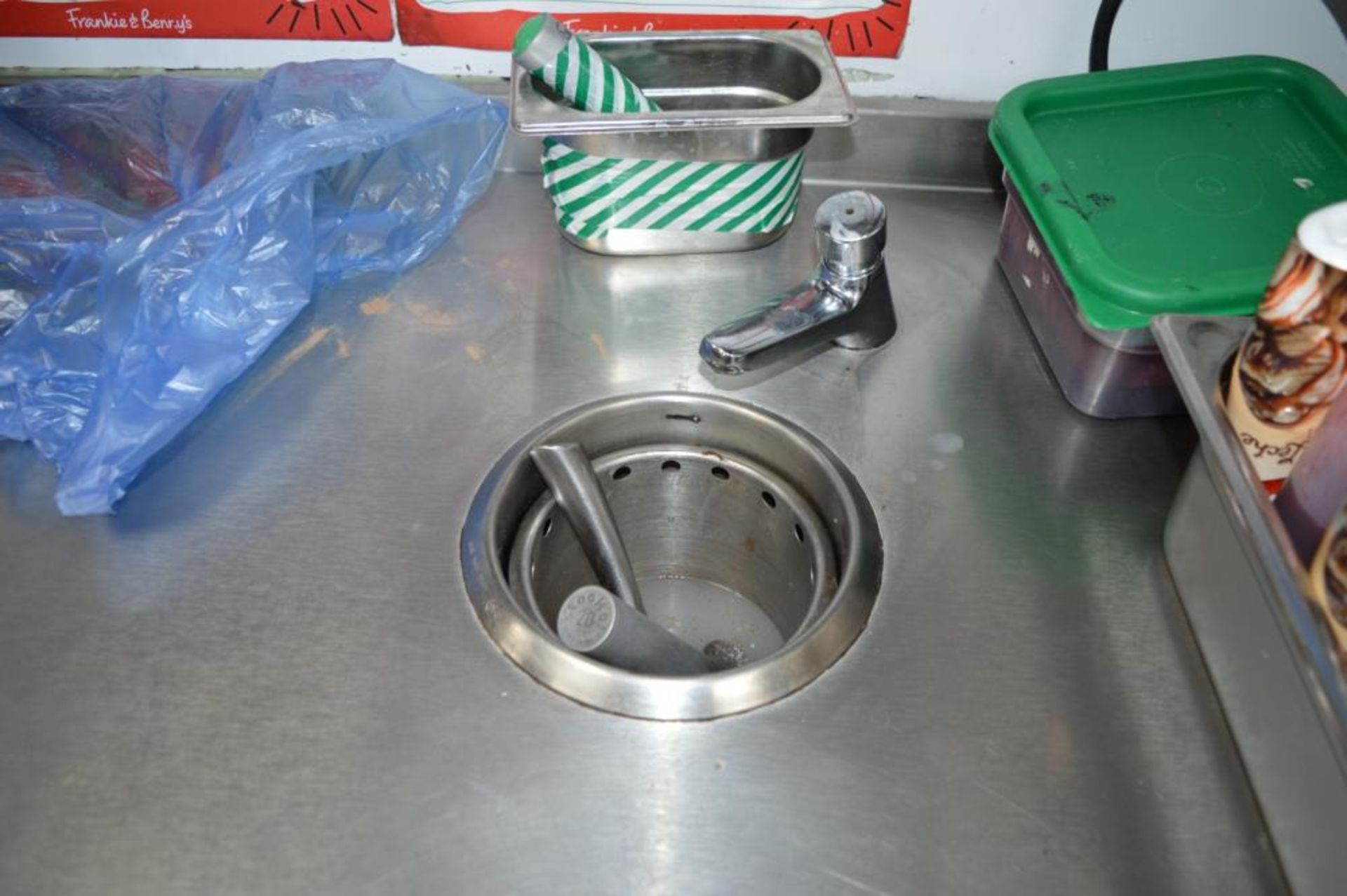 1 x Stainless Steel Prep Table With Tray Holders and Sink Basin - H95 x W150 x D75 cms - CL366 - Ref - Image 2 of 3