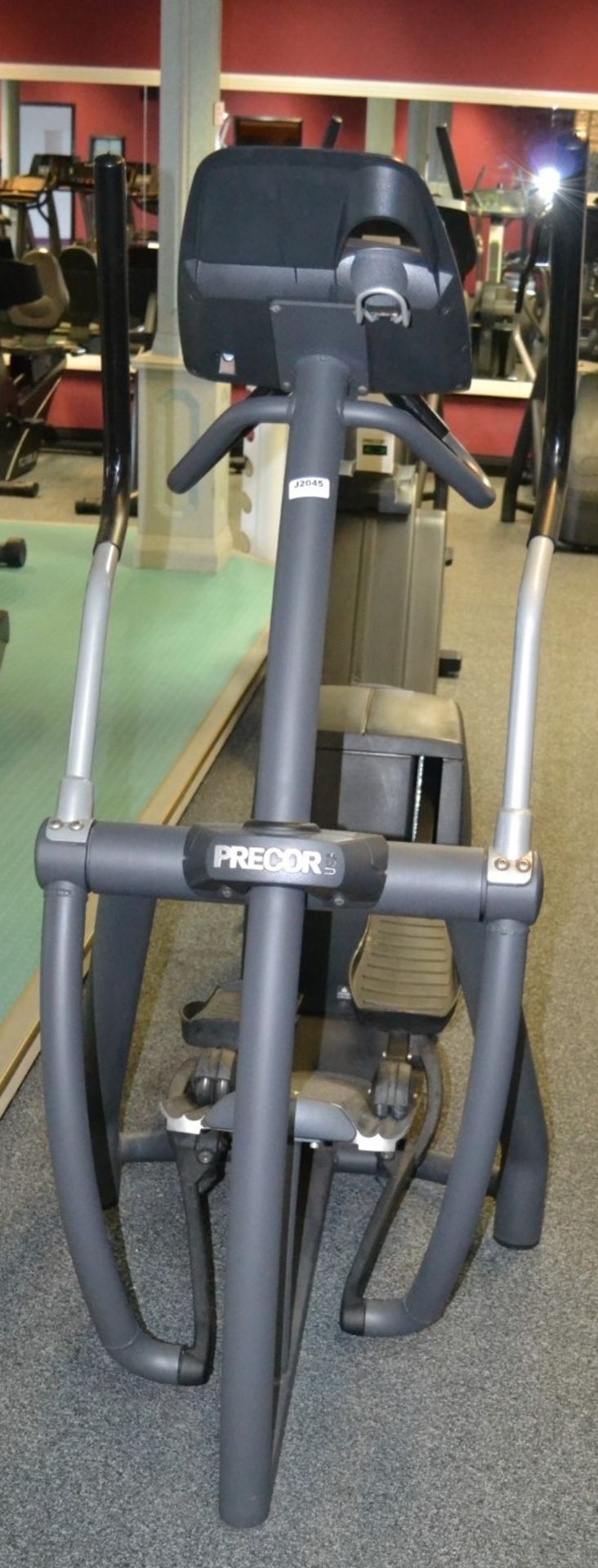 1 x Precor EFX556 Cross-Trainer Machine - Dimensions: H165 x L190 x W75cm - Ref: J2045/1FG - CL356 -