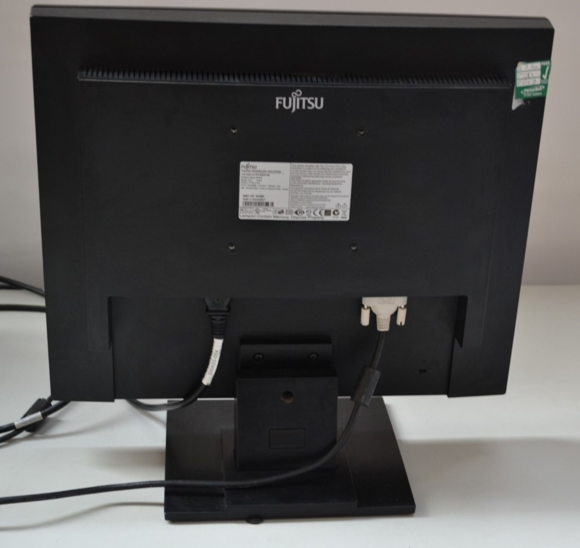 1 x Fujitsu E19-5 19-inch TFT LCD PC Monitor - Ref J2261 - Image 2 of 3
