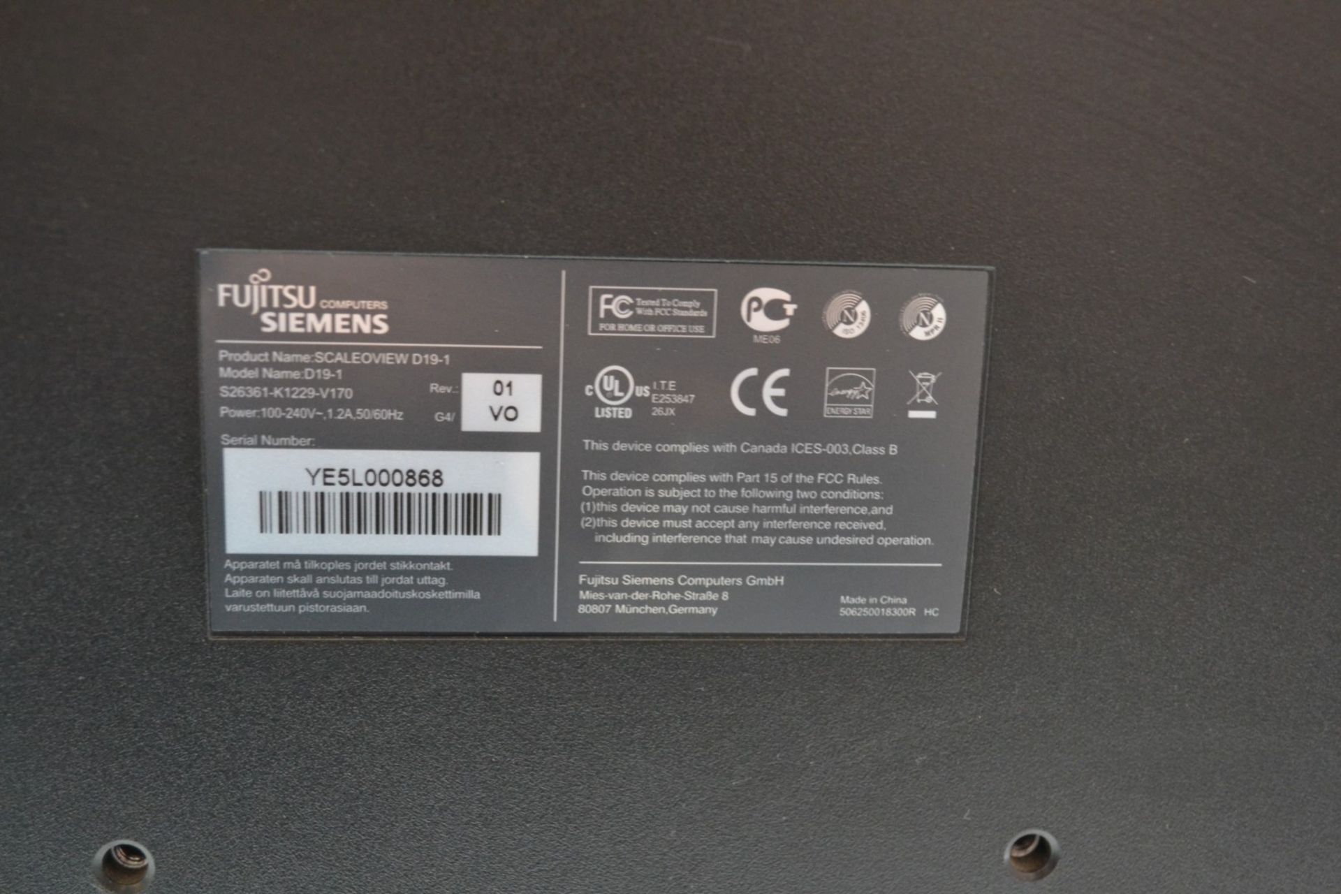 1 x Fujitsu ScaleoView D19-1 19 inch PC Monitor TFT LCD - Ref J2263 - Image 3 of 3