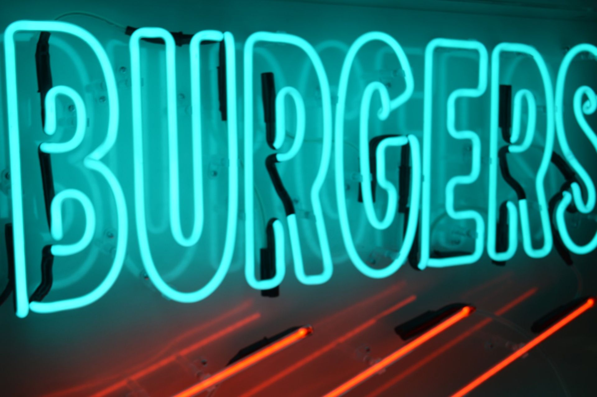 1 x 'BURGERS, BEERS, OYSTERS' Neon Sign - 1.5 Metre Tall - Recently Removed From A Restaurant - M529 - Image 7 of 11