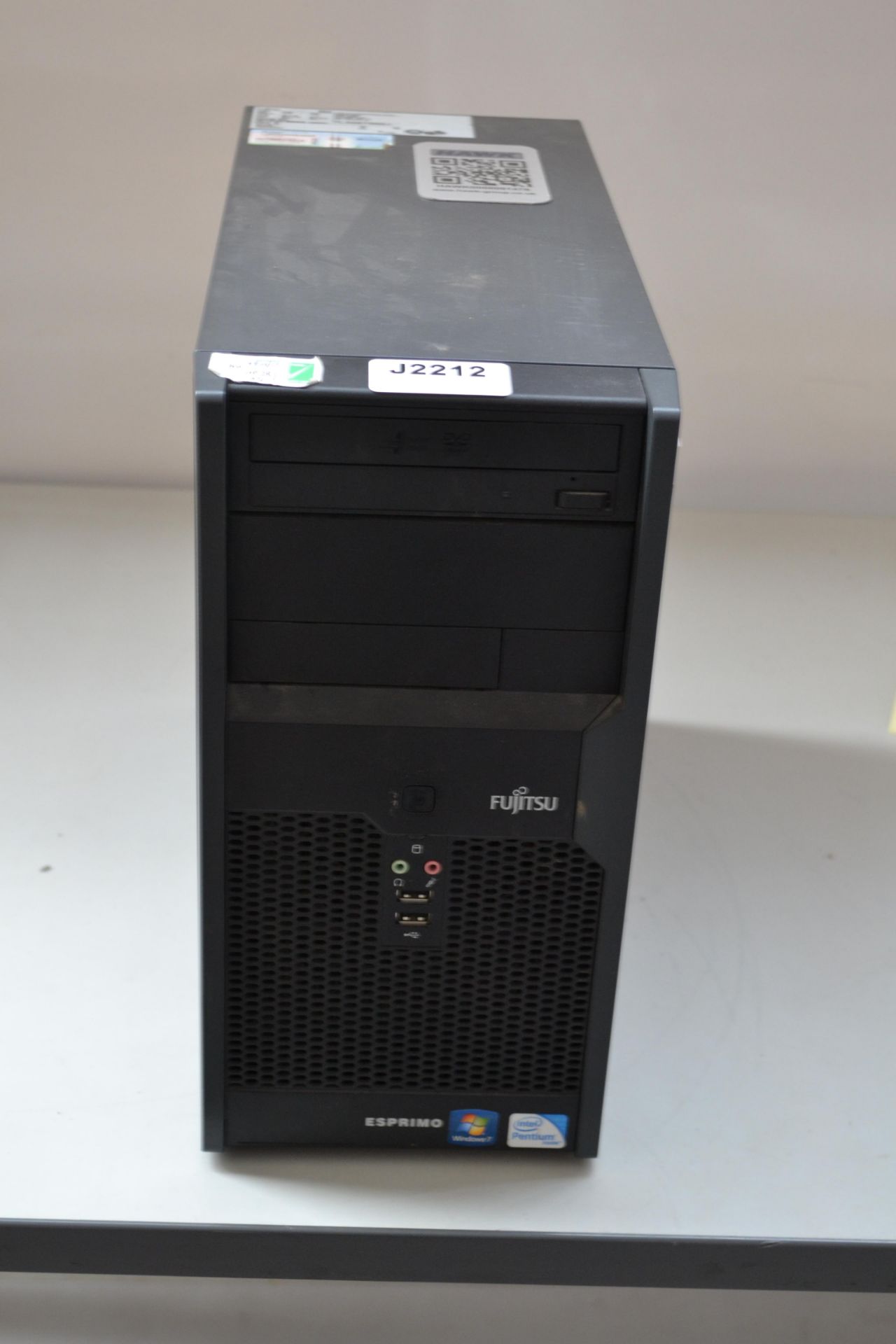 1 x Fujitsu Esprimo P2560 Desktop COMPUTER - Ref J2212