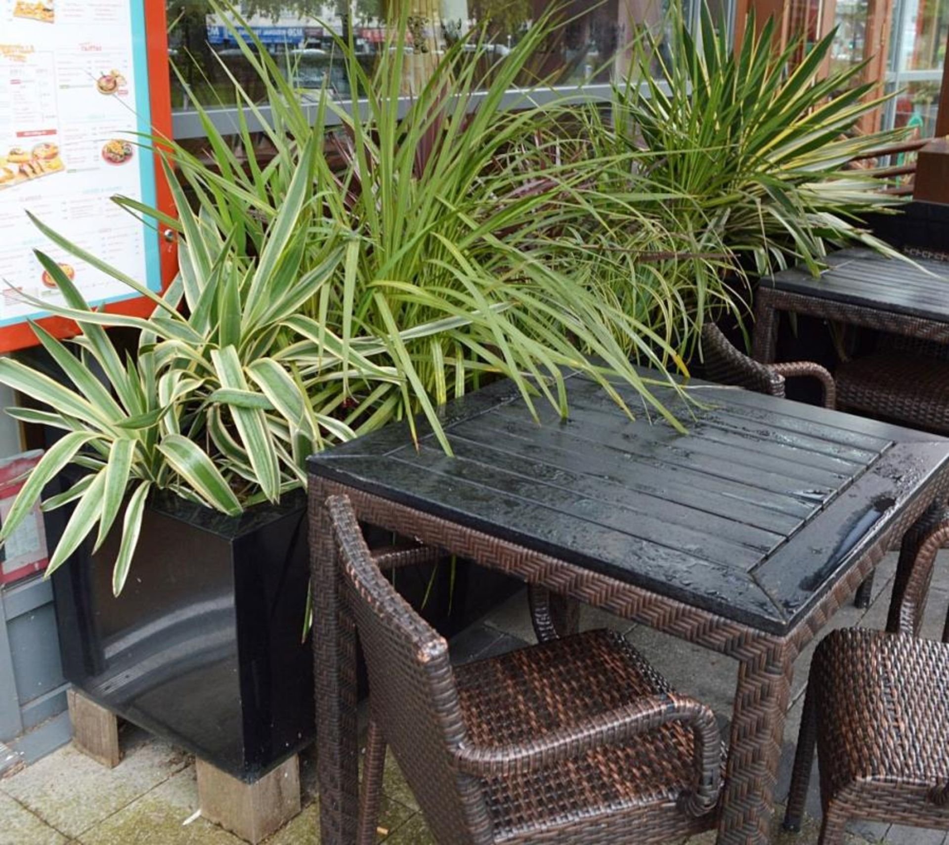 A Pair Of Outdoor Planters In Black - Both Approx 2 METRES In Length - From A Mexican Themed Restaur - Bild 2 aus 3