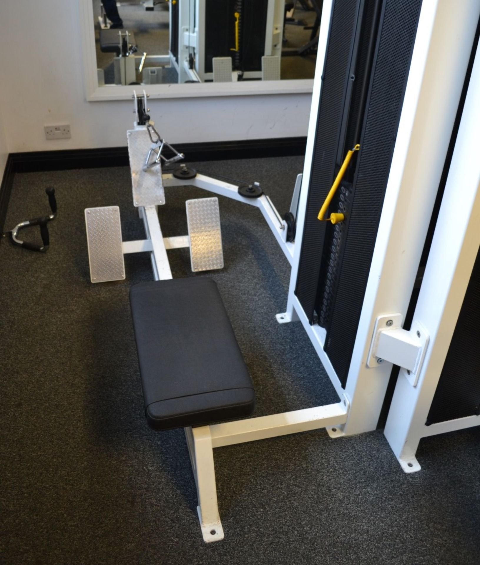 1 x Force Multi Gym Machine With Low Row, Lat Pulldown and Cable Cross - Image 8 of 8