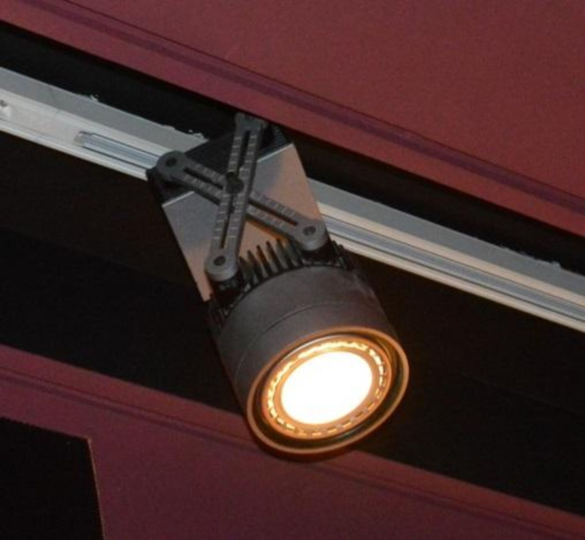 1 x Bar / Restaurant Track Light With 4-Lights - CL367 - Ref CQ-FB - Location: Manchester M20 - Image 3 of 4