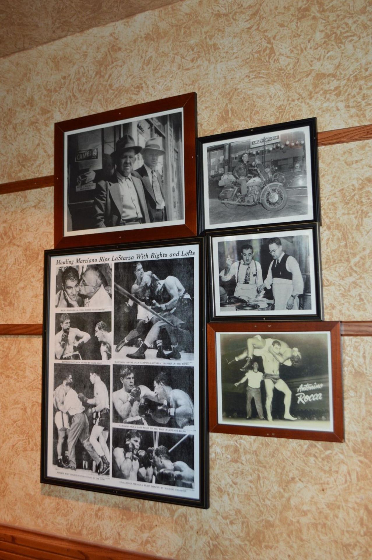 Approx 45 x Various Framed Pictures From American / Italian Themed Restaurant - Various Styles and - Image 19 of 19
