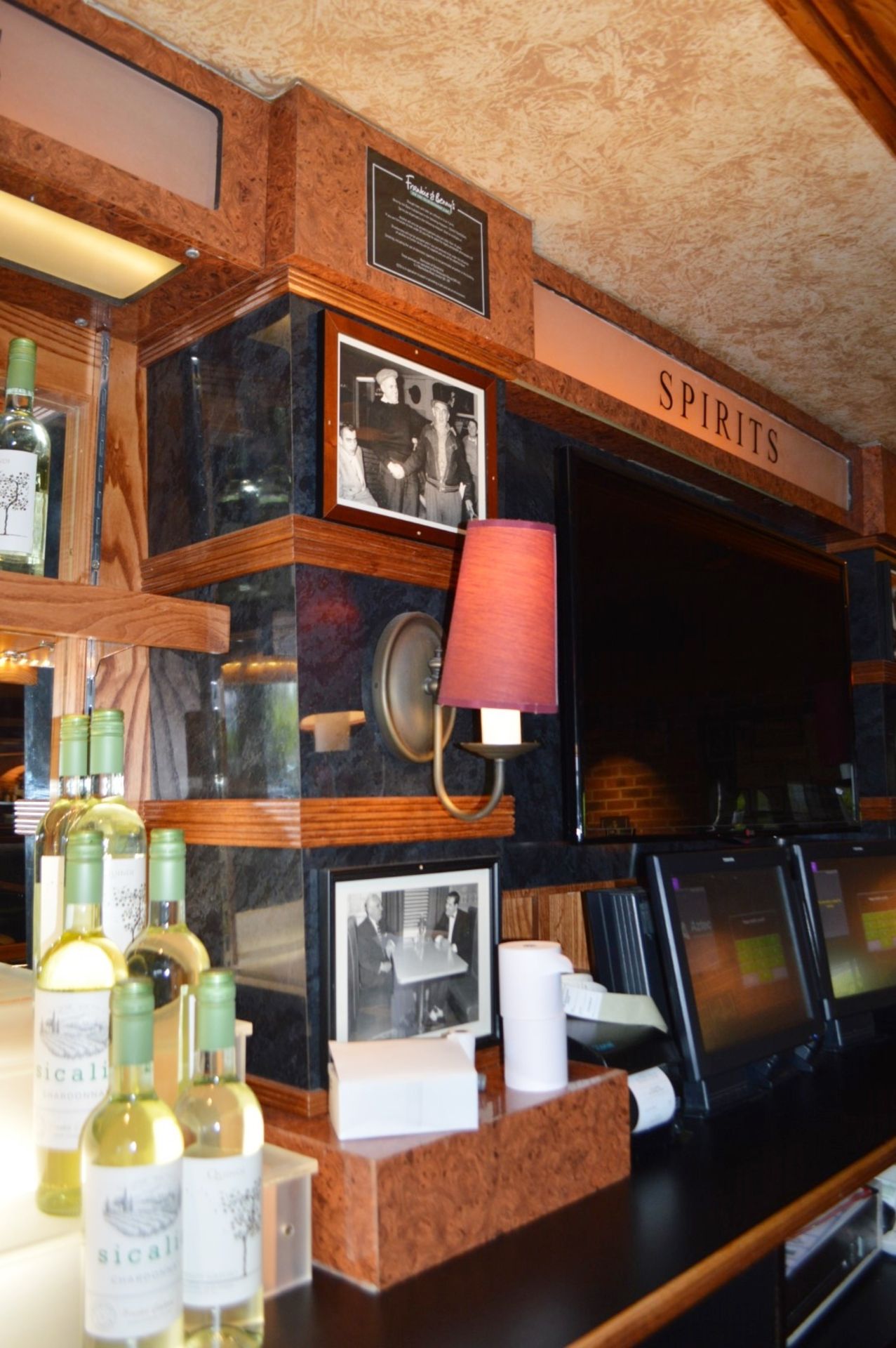 1 x Restaurant / Pub Bar and Backbar From American Diner Themed Restaurant - Burr Walnut and Black - Image 38 of 47