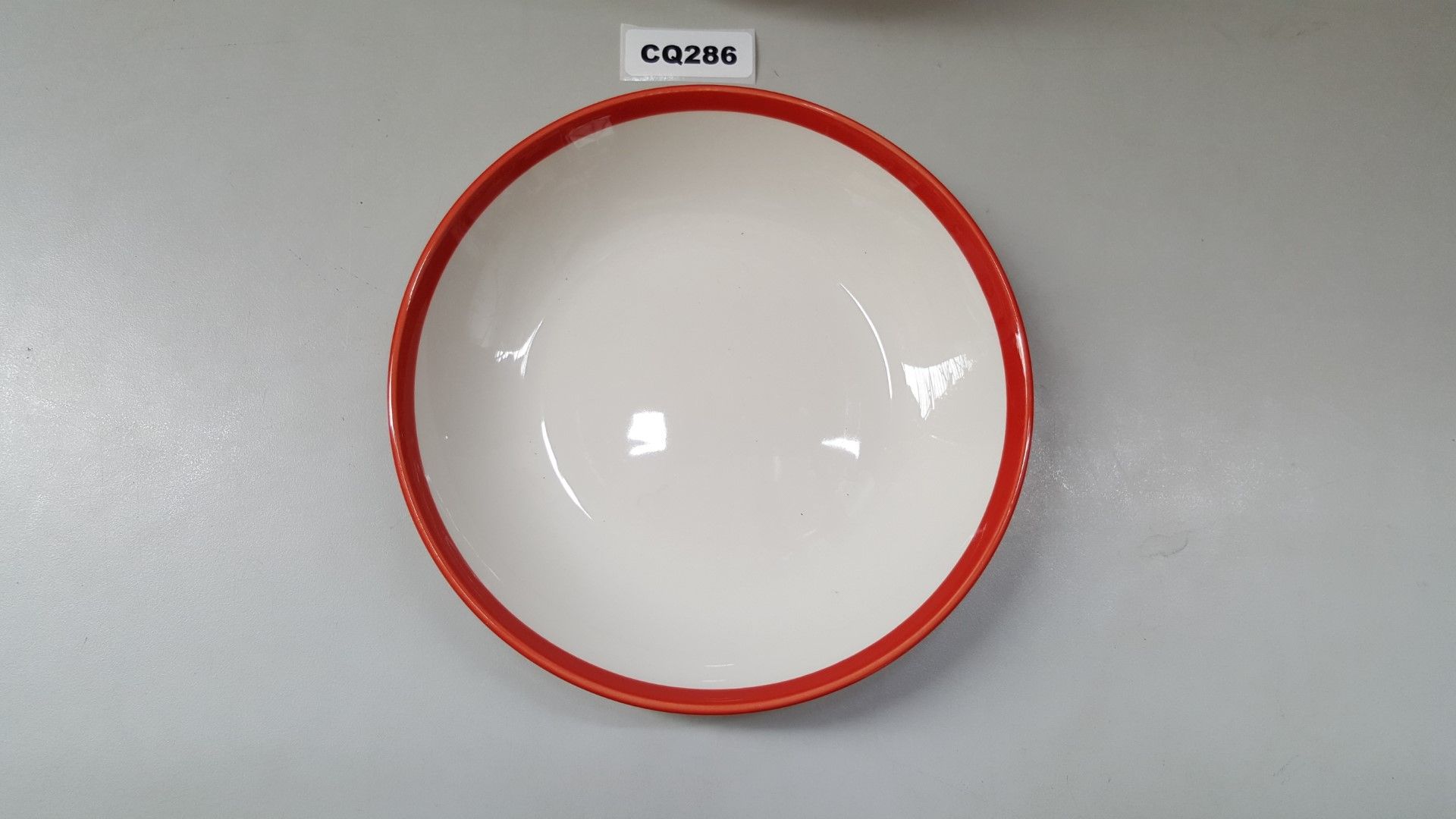 10 x Steelite Coupe Bowls White With Red Outline Egde 21CM - Ref CQ286 - Image 3 of 4