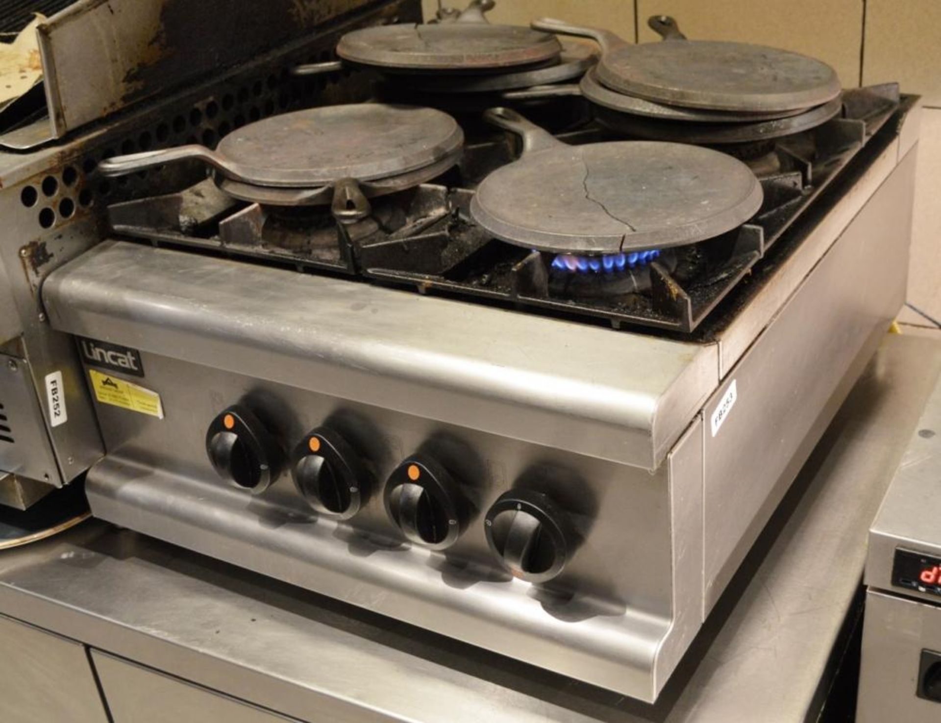 1 x LINCAT 4-Burner Natural Gas Boiling Top / Hob - Dimensions: W60 x D75 x H30cm - CL367 - Ref CQ-F