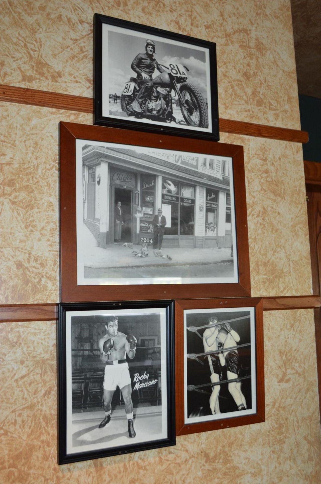 Approx 45 x Various Framed Pictures From American / Italian Themed Restaurant - Various Styles and - Image 2 of 19