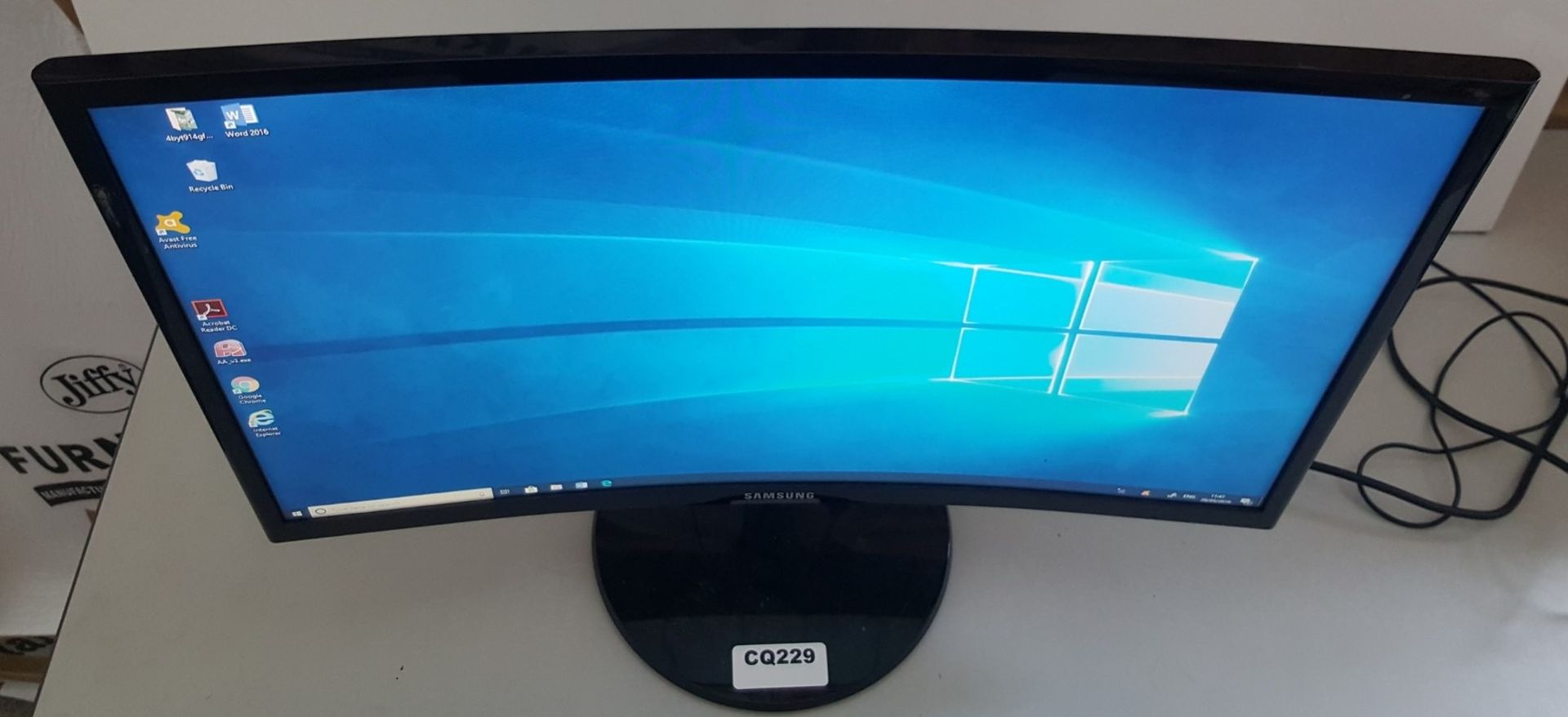 1 x Samsung LC22F390FHUXEN Full HD VA Curved Computer Monitor - Ref CQ229 - CL379 - Location: Altrin - Image 2 of 5