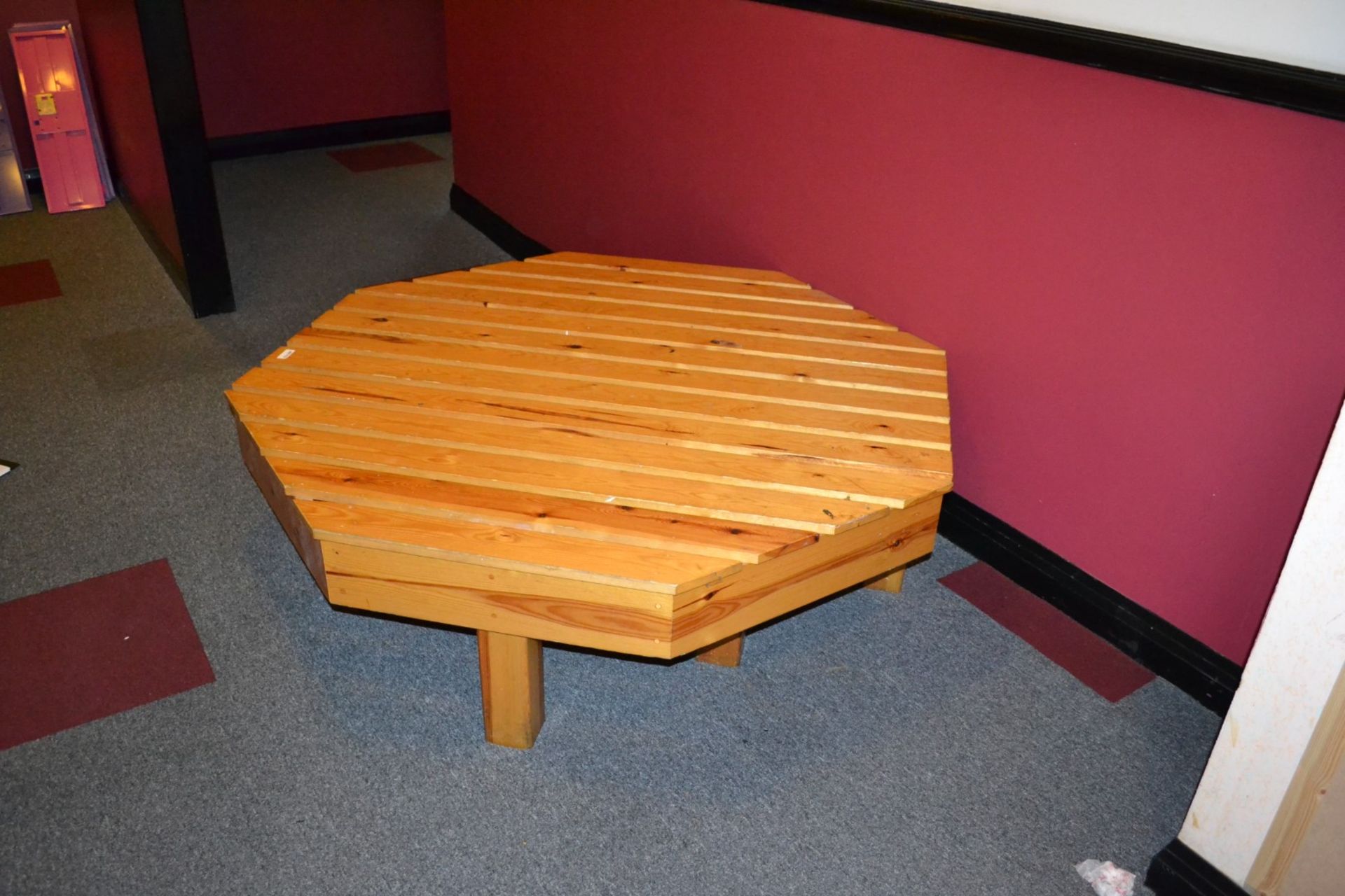 1 x Wooden Hexagonal Changing Room Bench - Dimensions: L150 x H50cm - Ref: J2113/WCR - CL356 - - Image 2 of 2