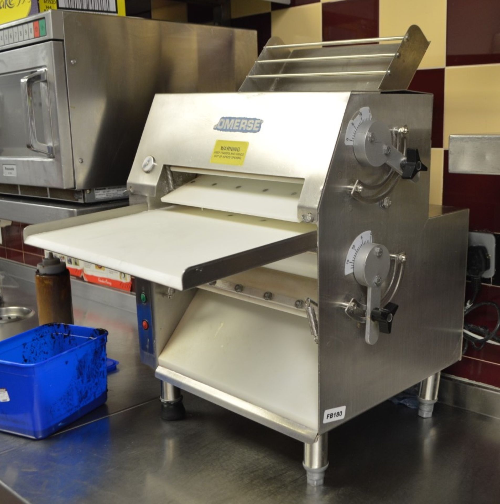 1 x Somerset Dough Roller - Model CDR1550 - Suitable For Pizza, Naans, Chatati Wraps etc - Ref FB180 - Image 3 of 6