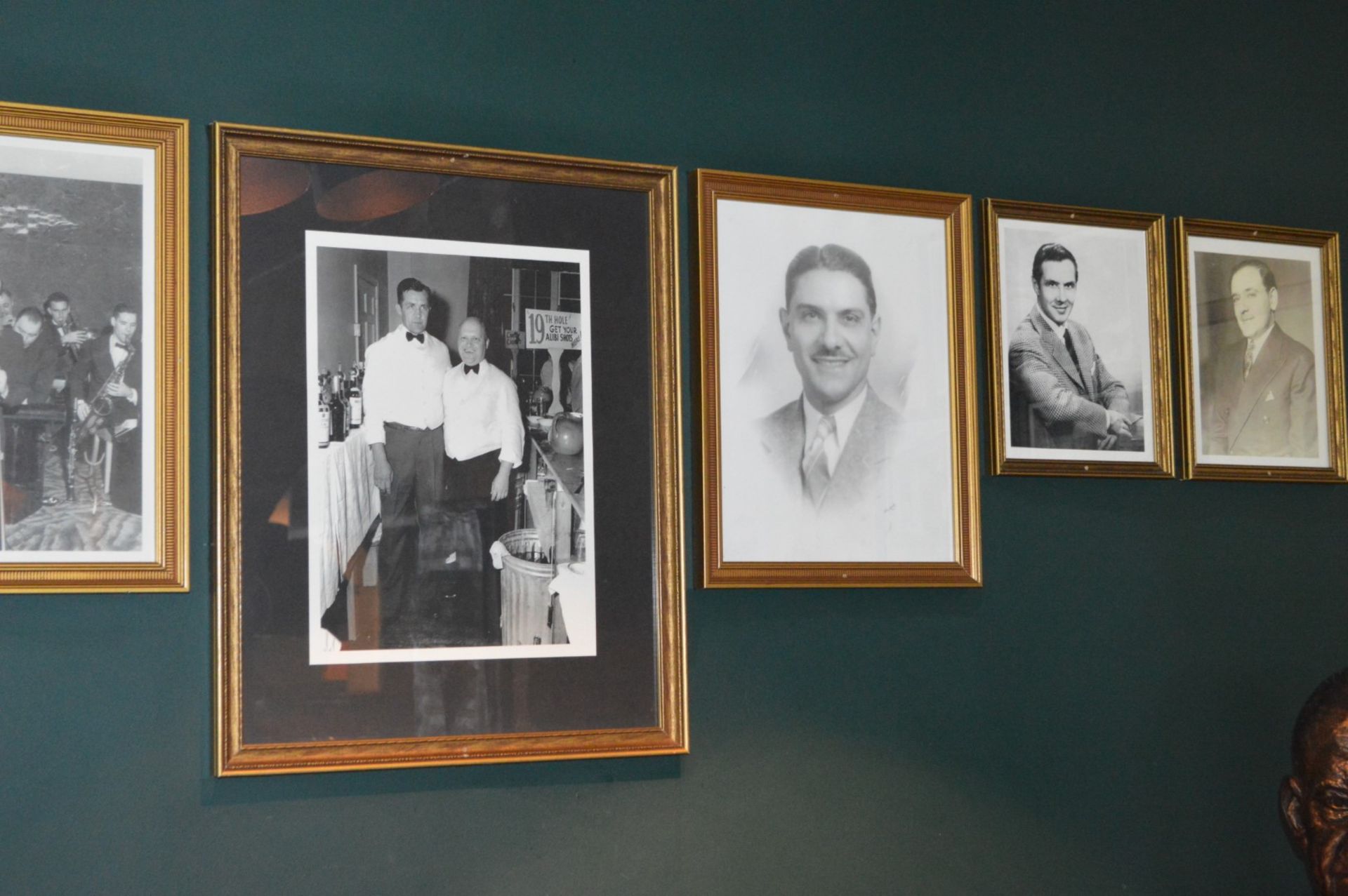 Approx 45 x Various Framed Pictures From American / Italian Themed Restaurant - Various Styles and - Image 6 of 19