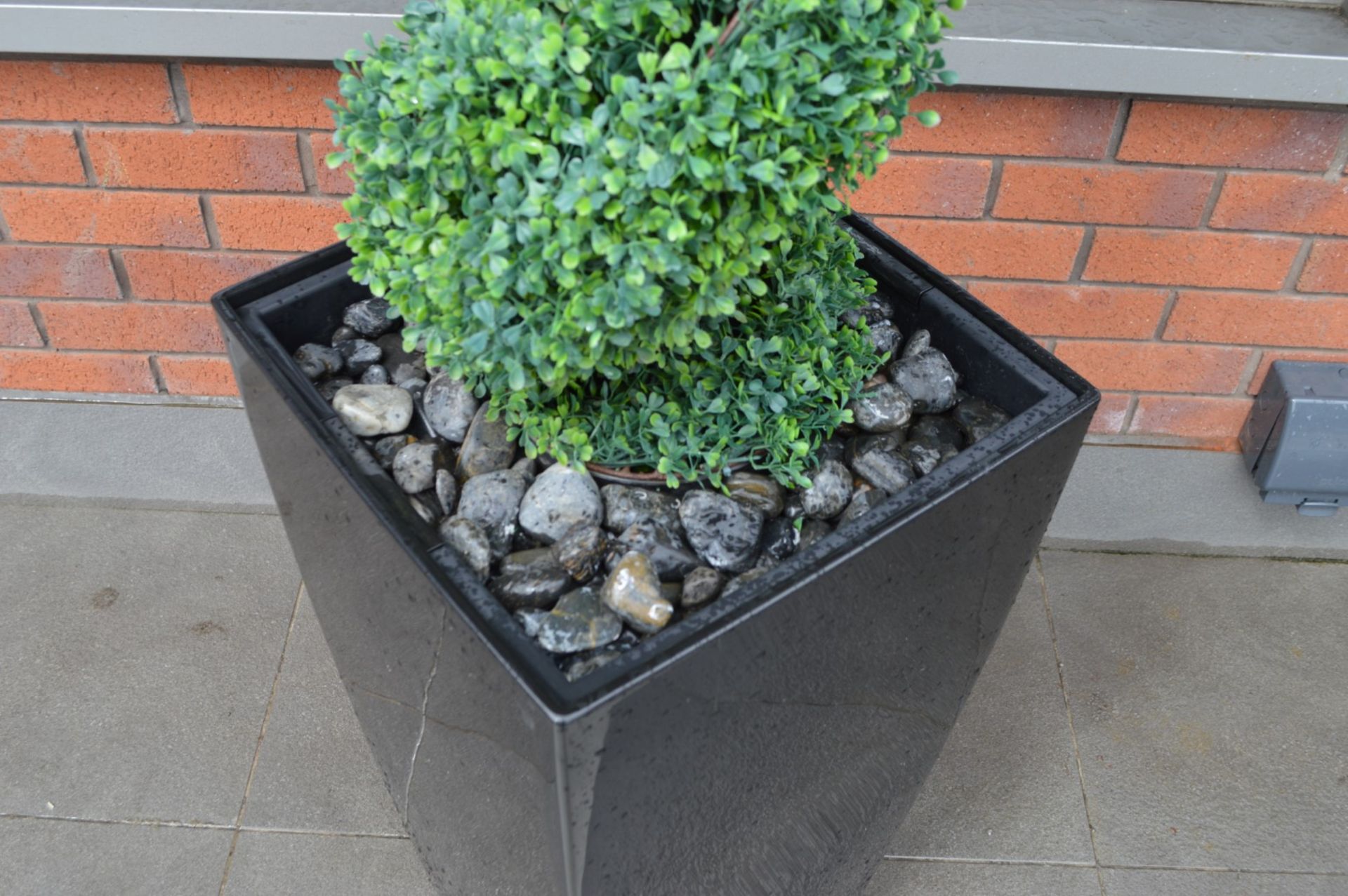 6 x Tall Artifical Outdoor Planters - Approx Height 172 cms - CL357 - Location: Bolton BL6 This - Bild 4 aus 4