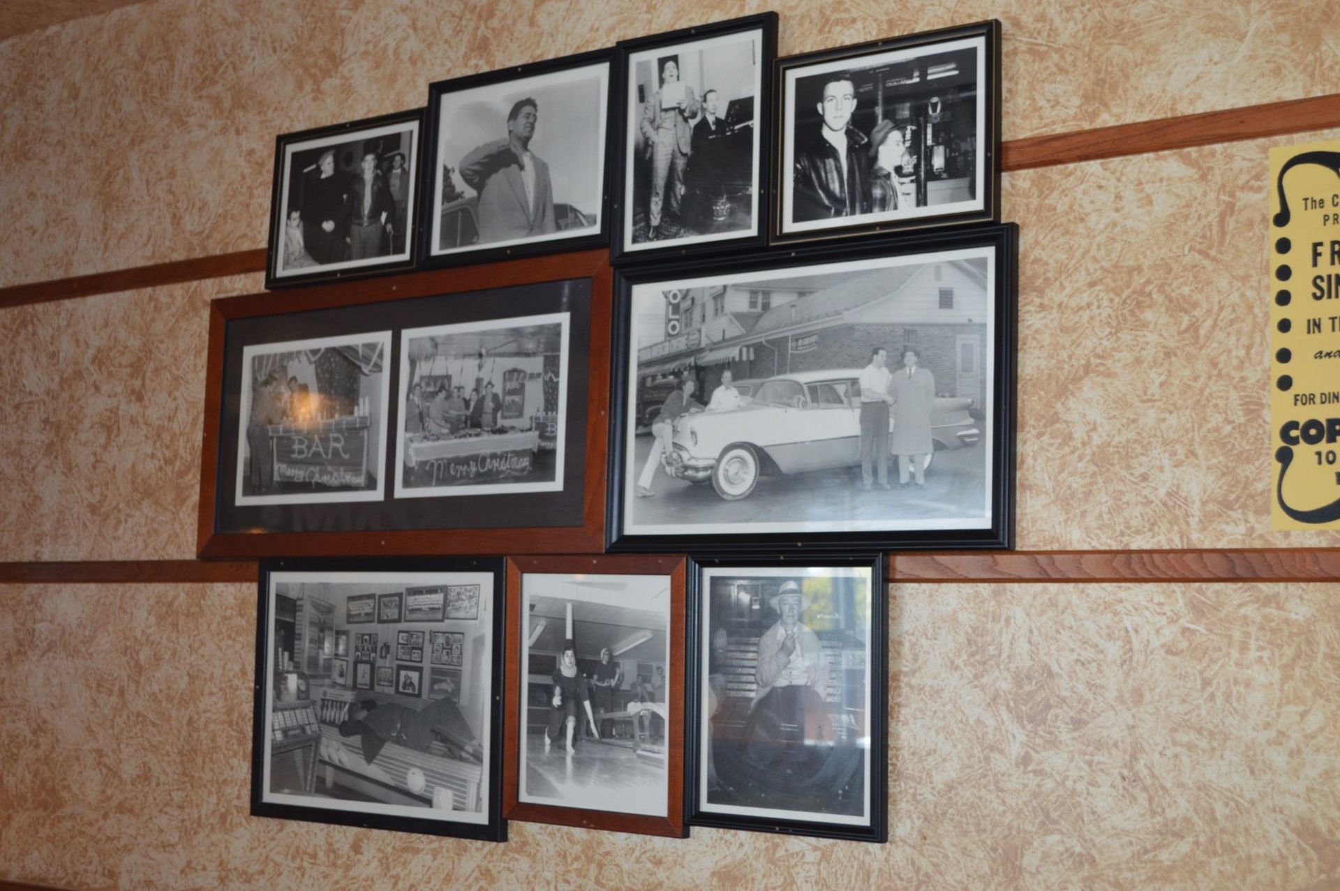 Approx 45 x Various Framed Pictures From American / Italian Themed Restaurant - Various Styles and - Image 11 of 19