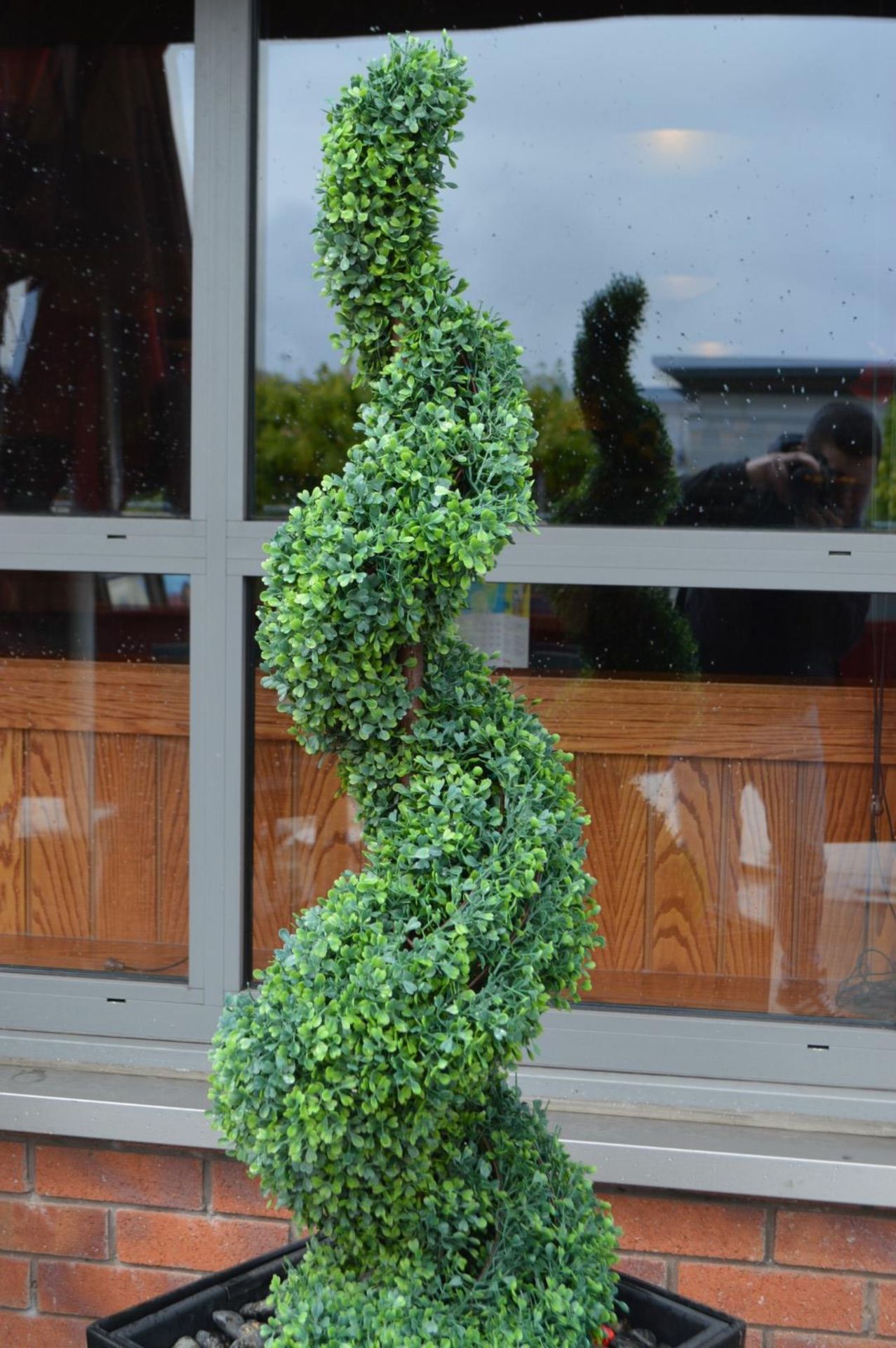 6 x Tall Artifical Outdoor Planters - Approx Height 172 cms - CL357 - Location: Bolton BL6 This - Bild 3 aus 4