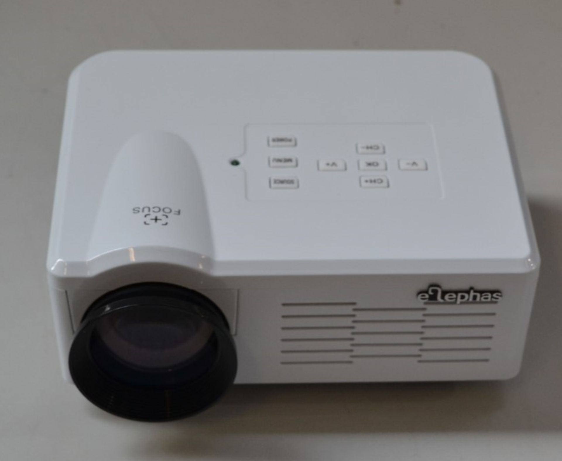 1 x ELEPHAS EB-Q1 Mini Projector - Ref HK183