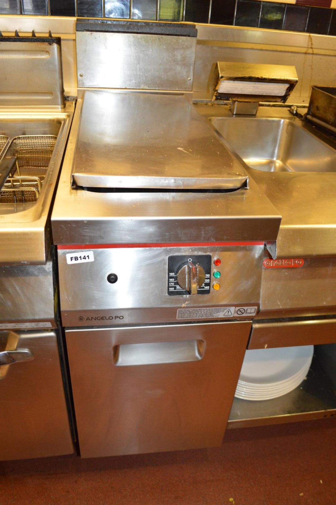 1 x Commercial Stainless Steel Angelo Po Twin Basket Electric Fryer - H95 x W40 x D90 cms - Ref - Image 2 of 6