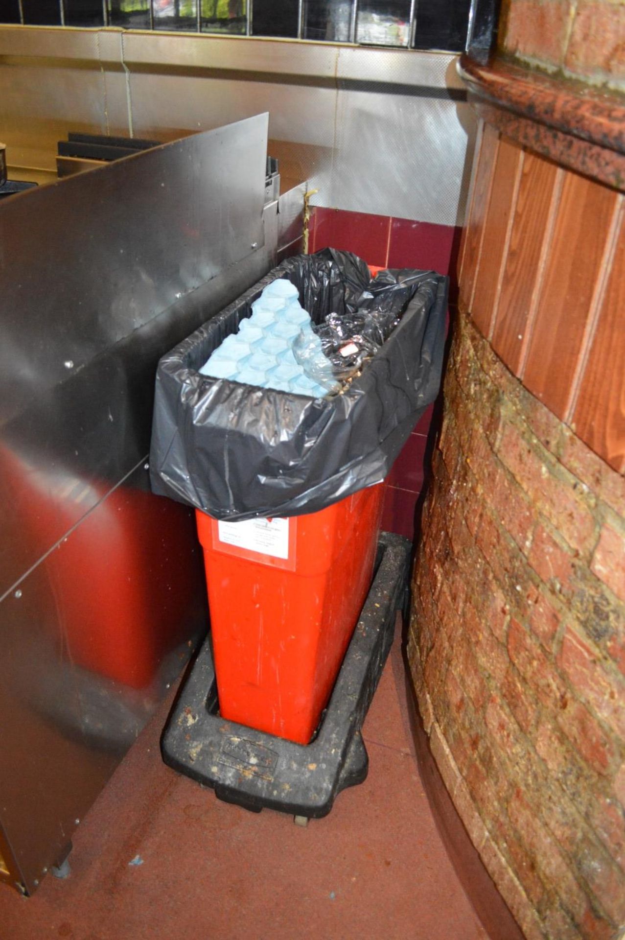 1 x Waste Bin With Wheeled Base - CL357 - Location: Bolton BL6