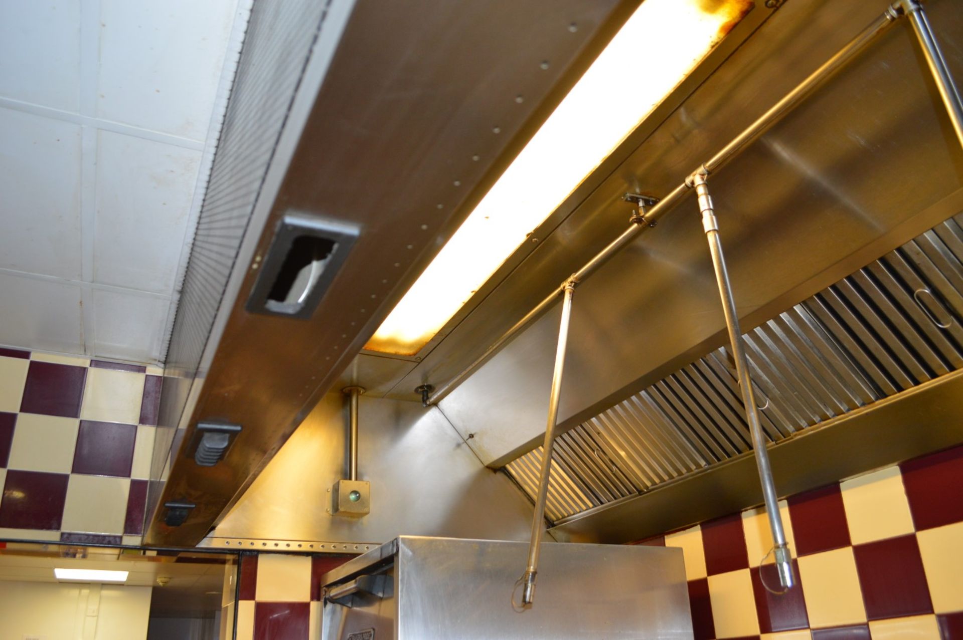 1 x Commercial Stainless Steel Kitchen Extractor Canopy With Ansul R-102 Fire Suppression System - - Image 10 of 13